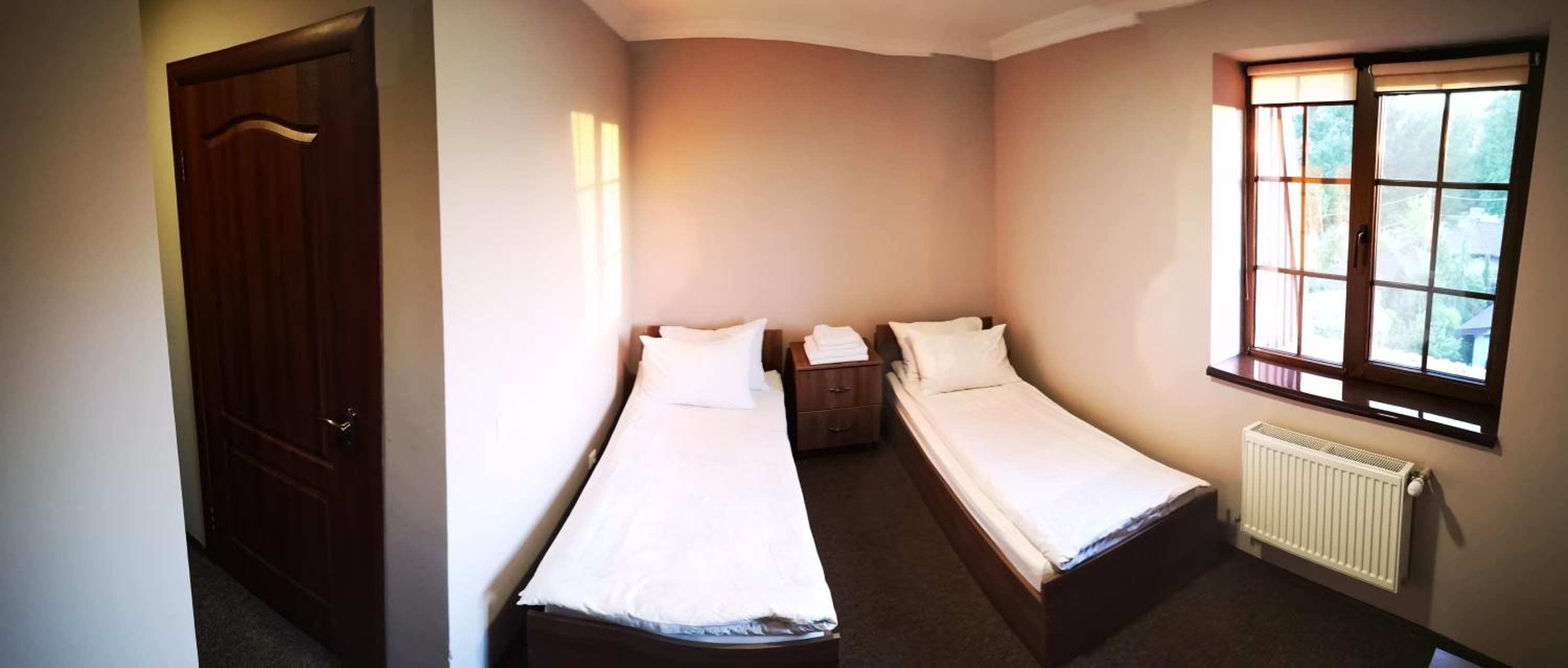 Budget Twin Room photo 2