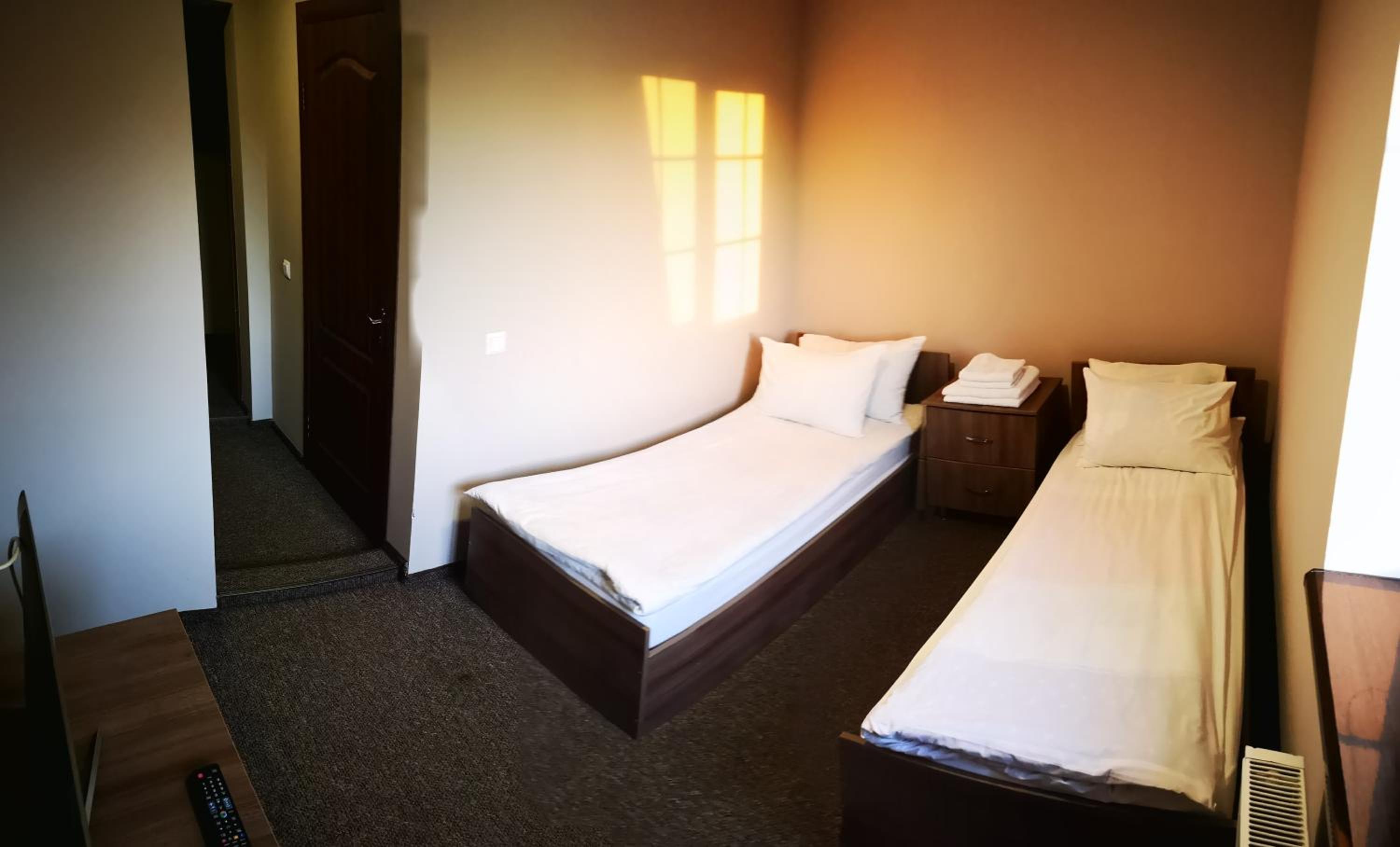 Budget Twin Room photo 3