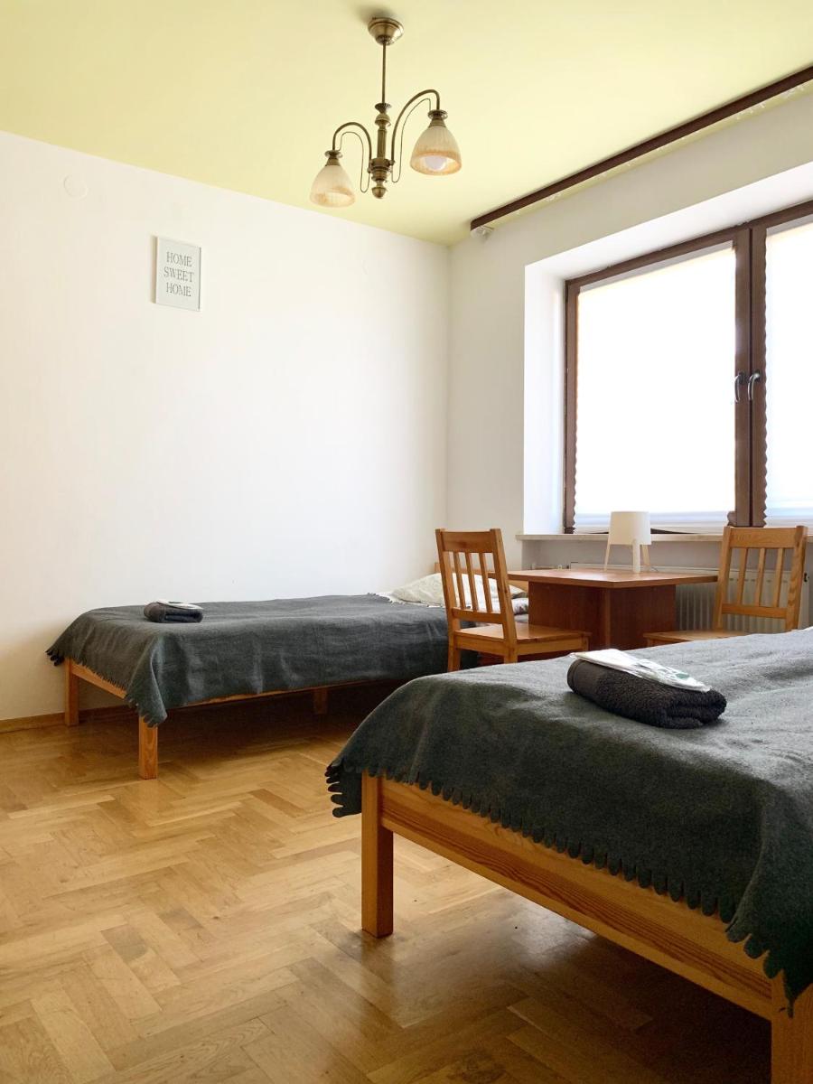 Standard Twin Room with Shared Bathroom photo 1