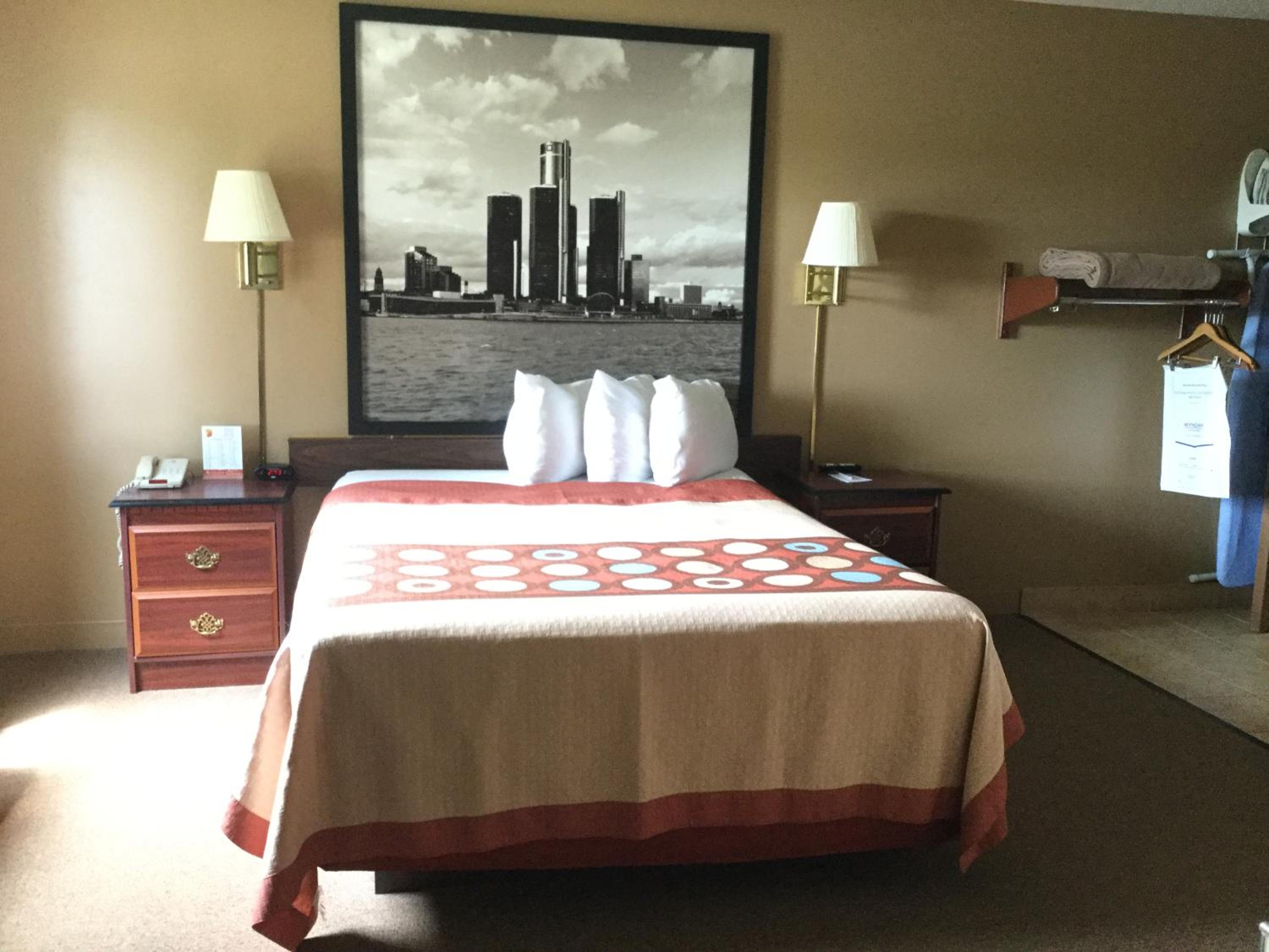 Queen Room - Disability Access/Non-Smoking - Photo 3