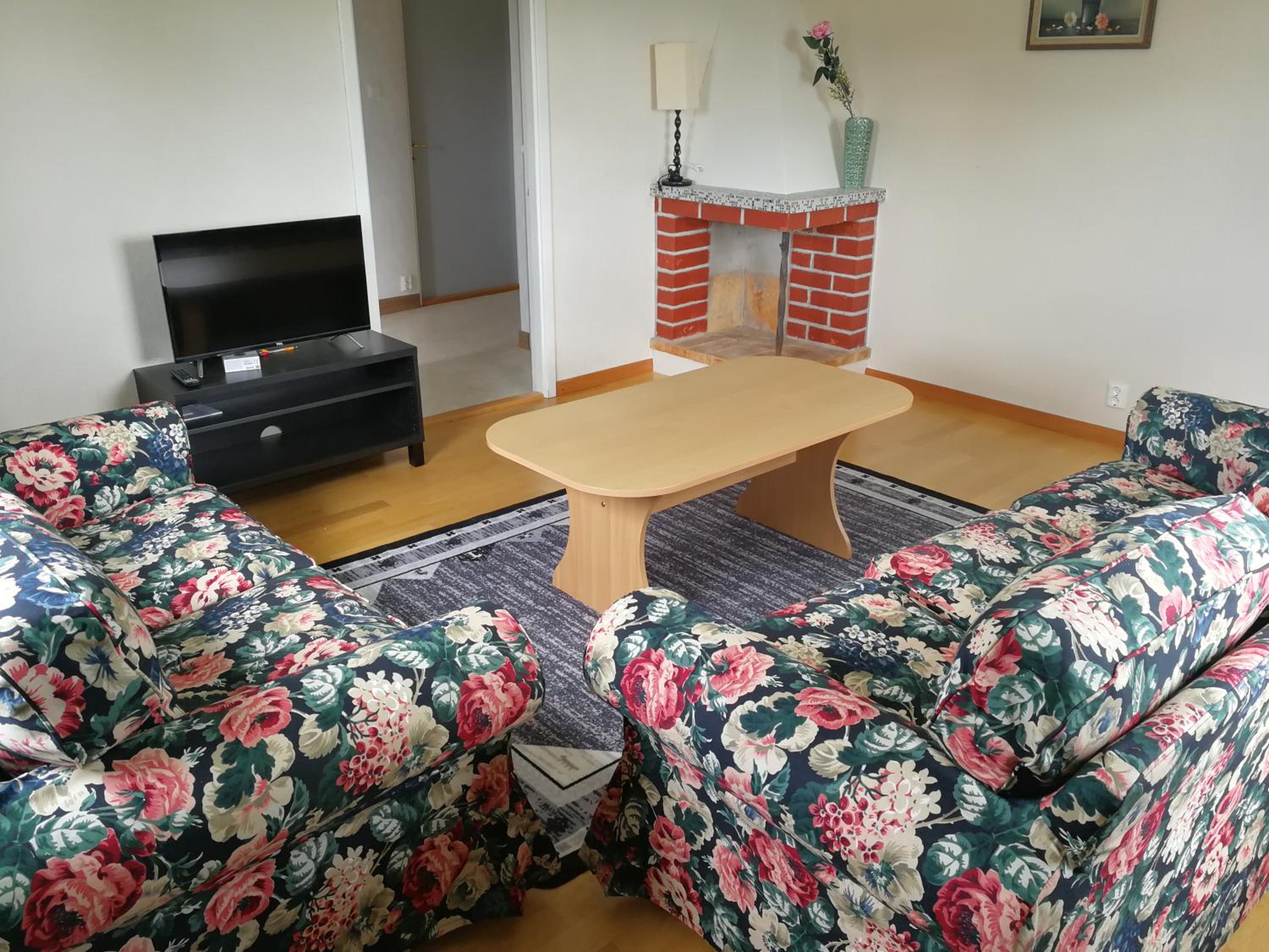 One-Bedroom Apartment - Photo 1