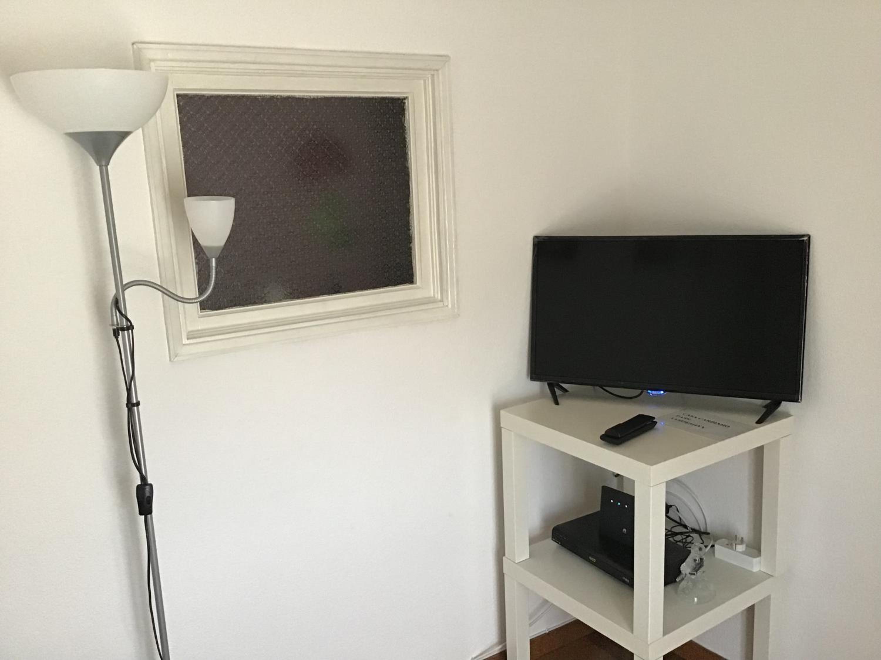 Two-Bedroom Apartment - Photo 2