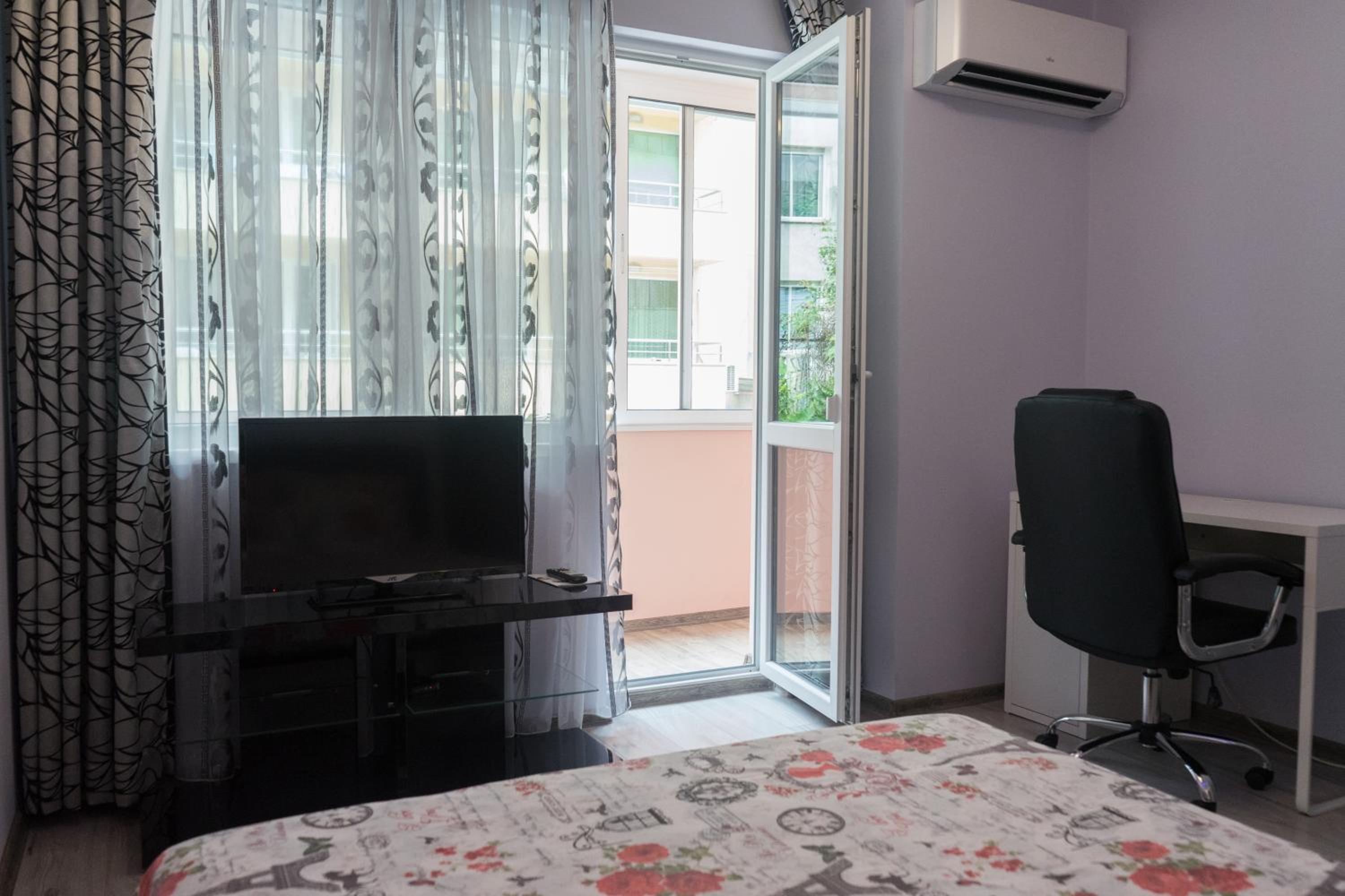 One-Bedroom Apartment - Photo 13