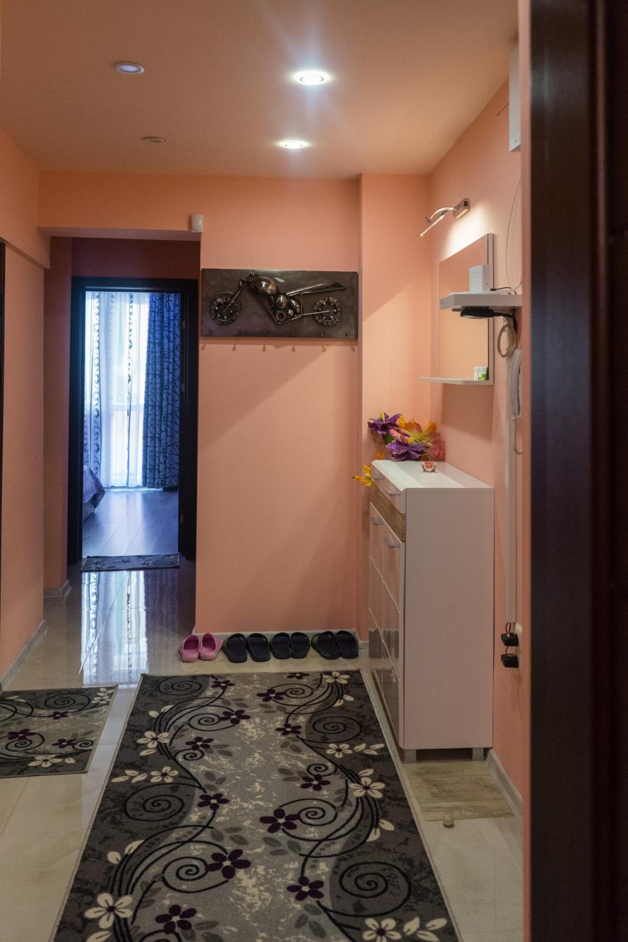 One-Bedroom Apartment - Photo 21