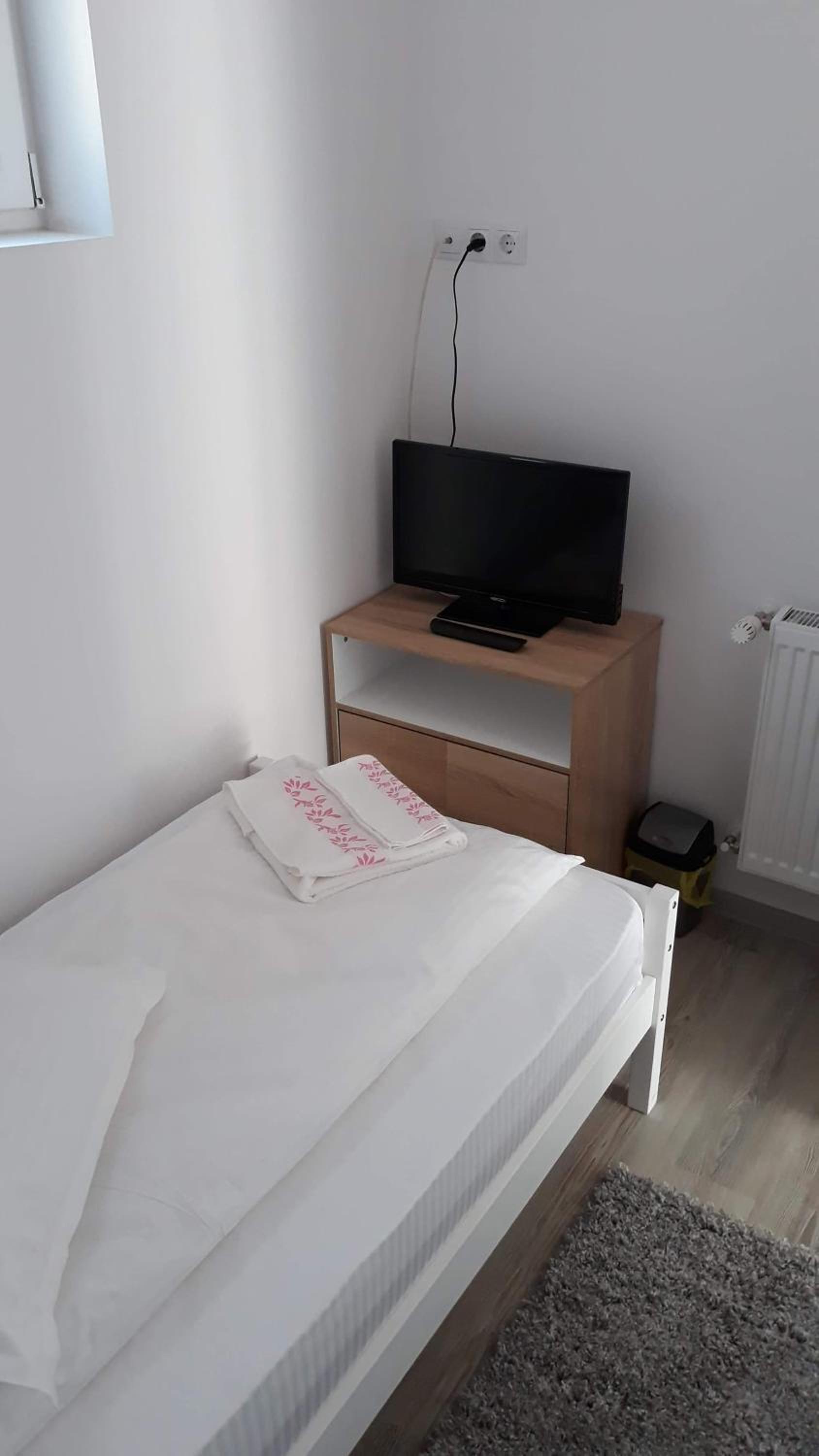 Deluxe Double or Twin Room - Photo 7