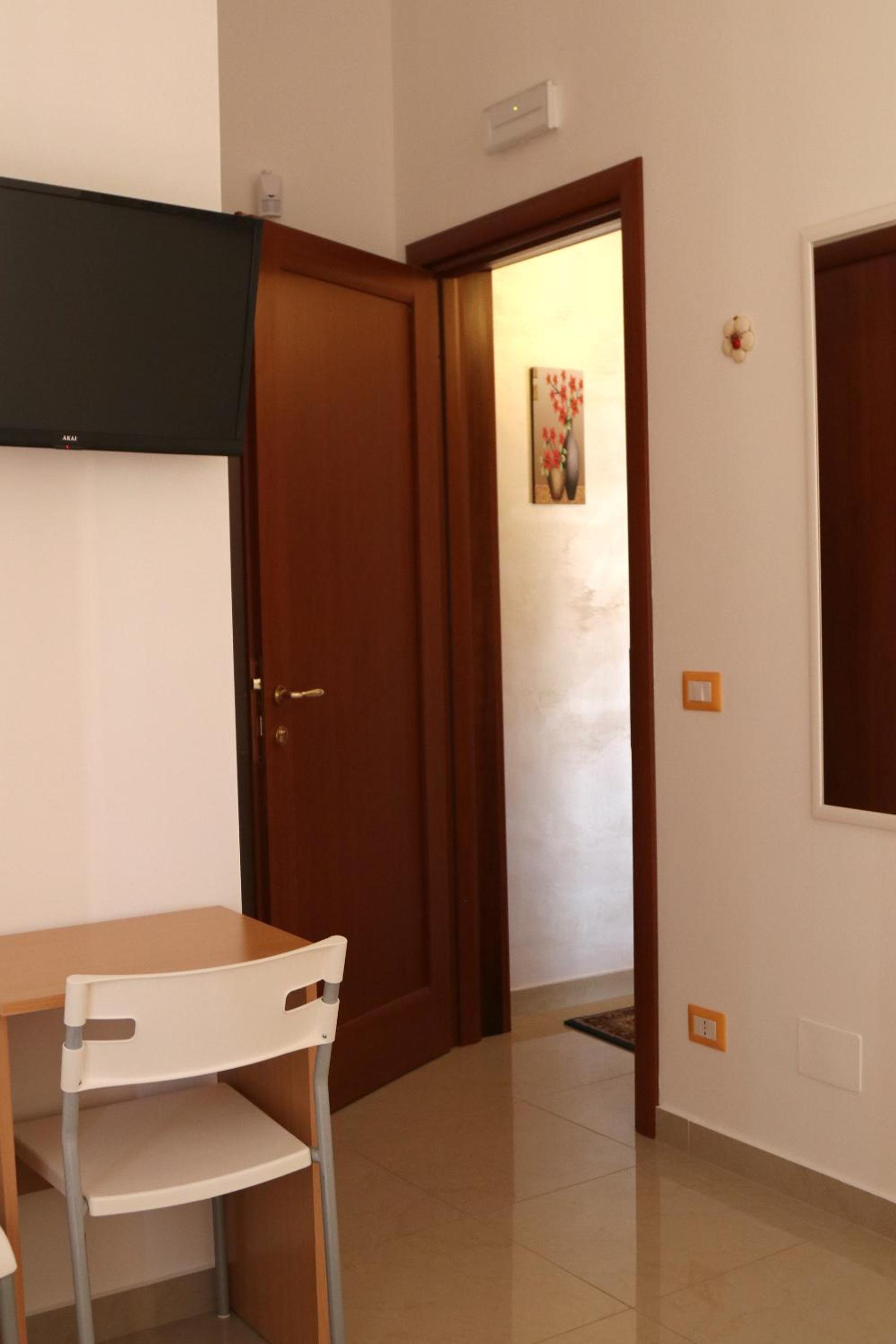 Double Room with Private Bathroom photo 1
