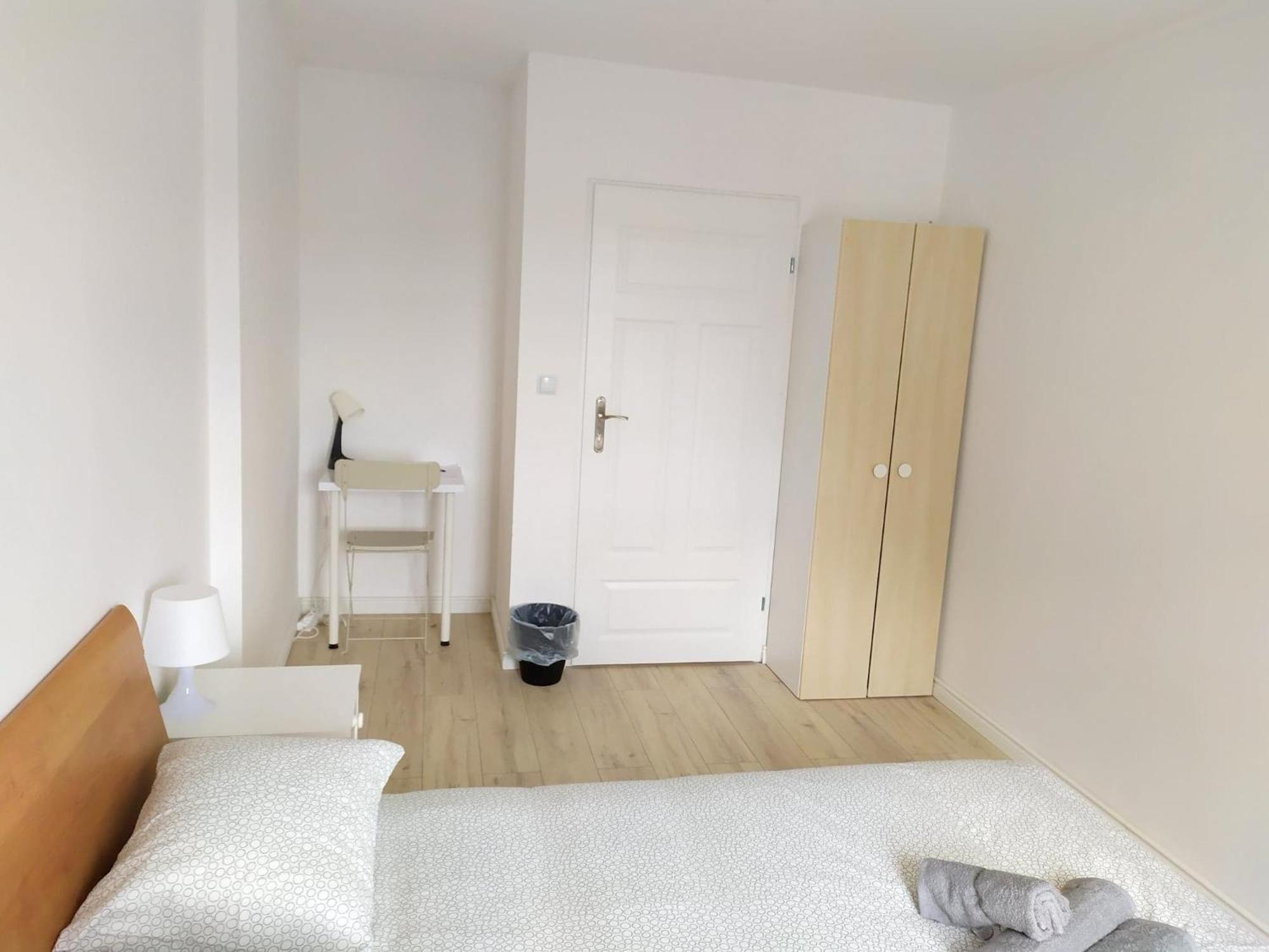 Budget Double Room - Photo 26