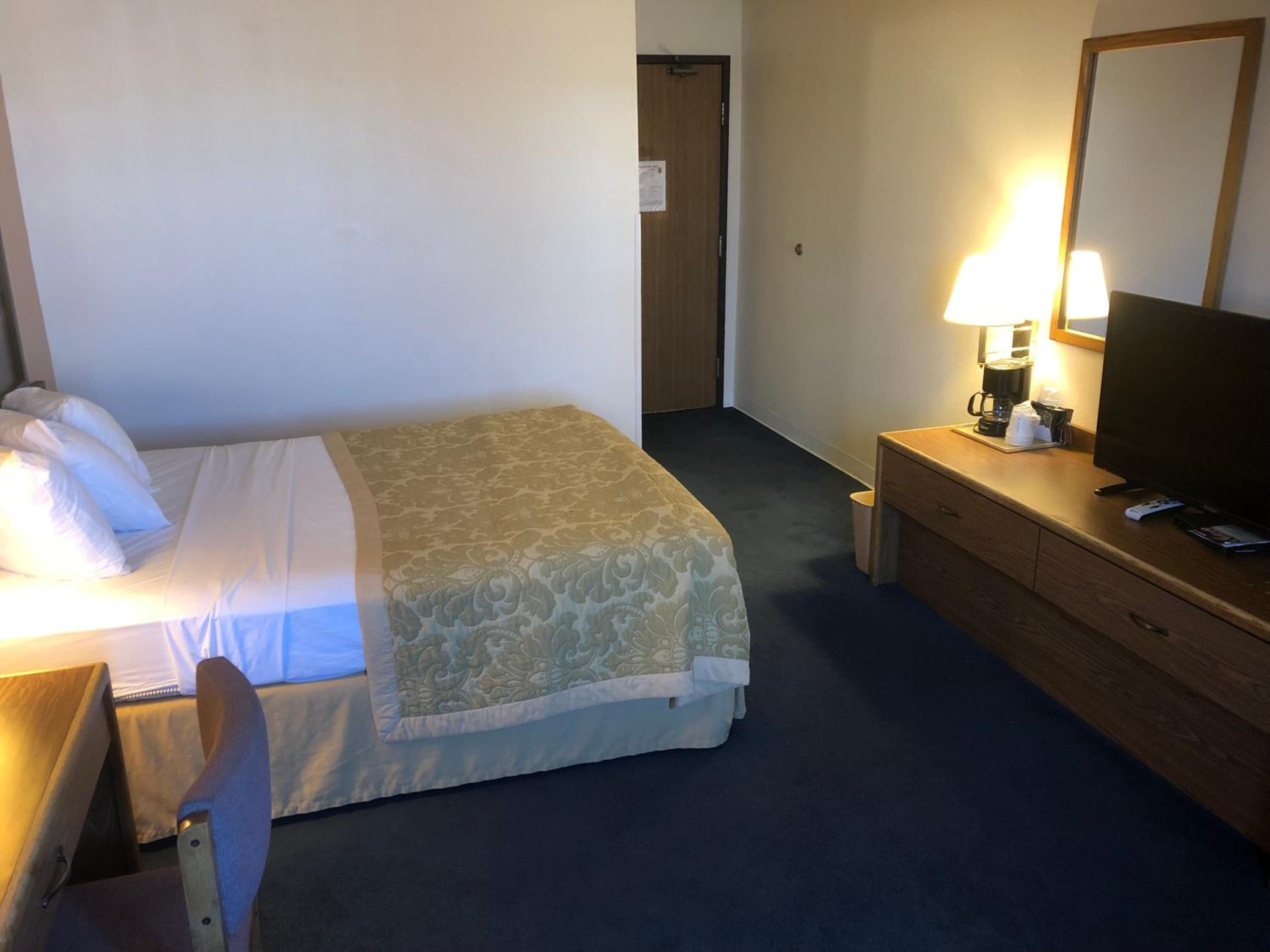 Queen Room - Mobility Access/Non-Smoking - Photo 3