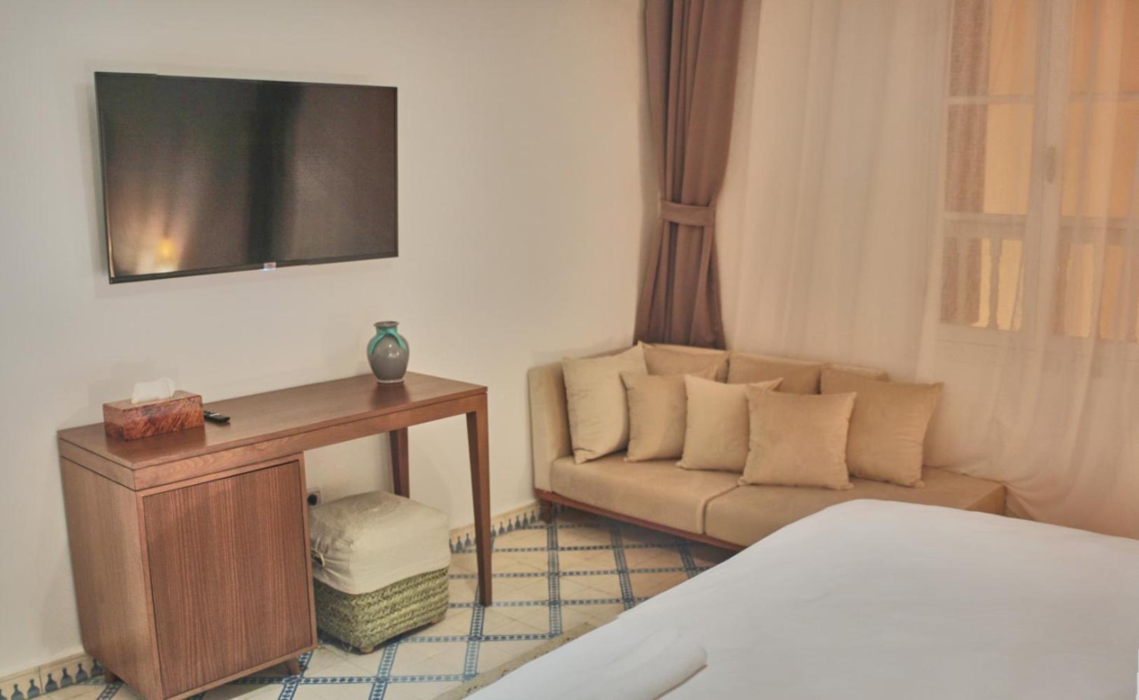 Deluxe King Room photo 2