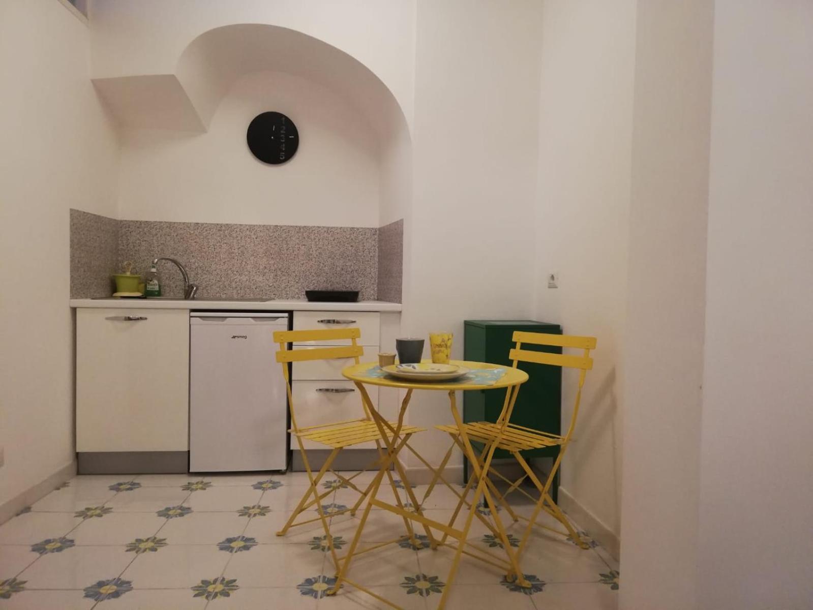 One-Bedroom Apartment photo 2