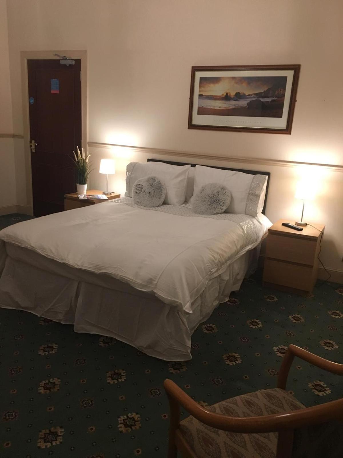 Double Room with Private Bathroom - Photo 1