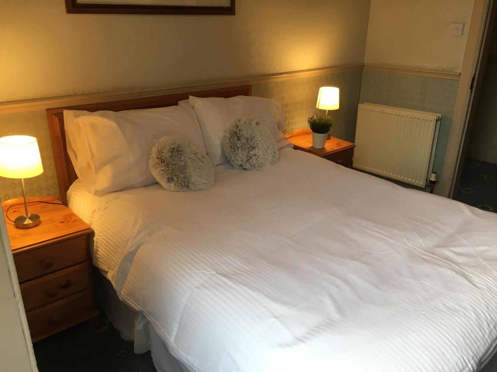 Double Room with Private Bathroom - Photo 7