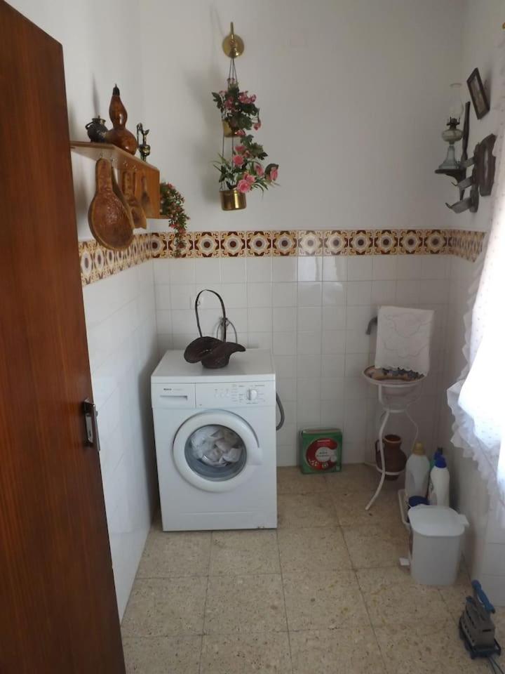 Two-Bedroom House - Photo 3