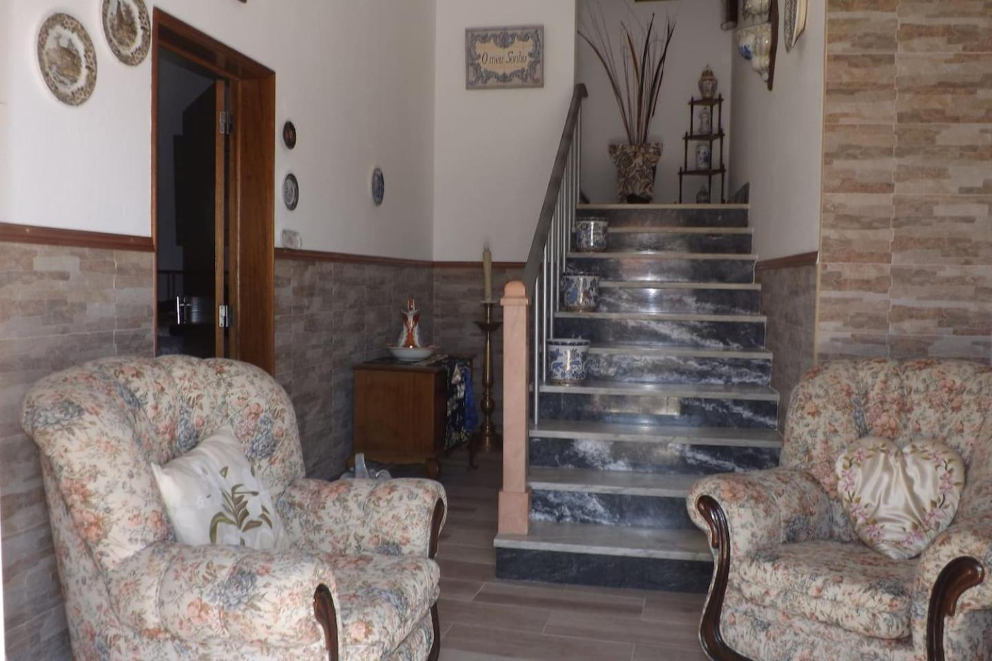 Two-Bedroom House - Photo 6