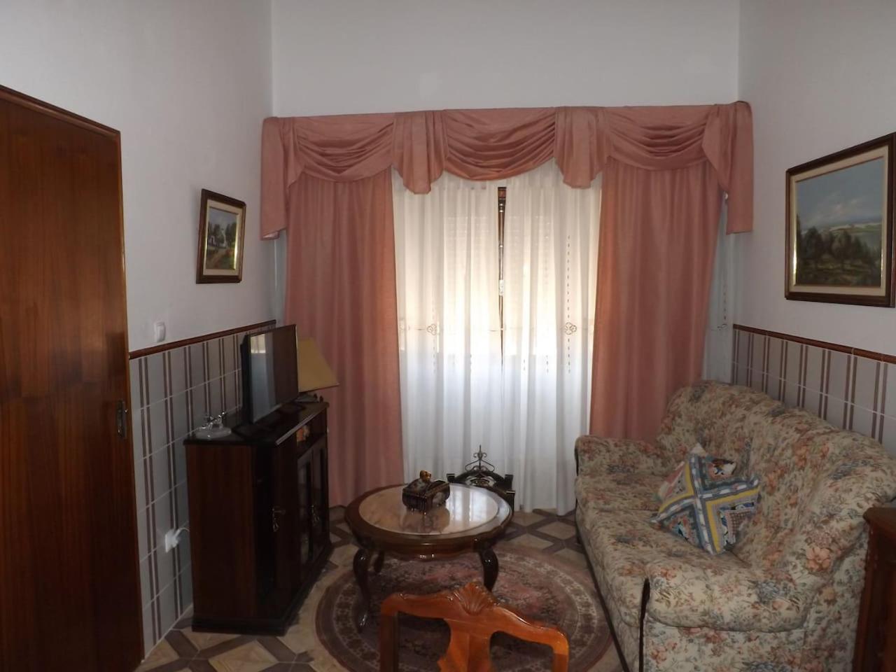 Two-Bedroom House - Photo 11