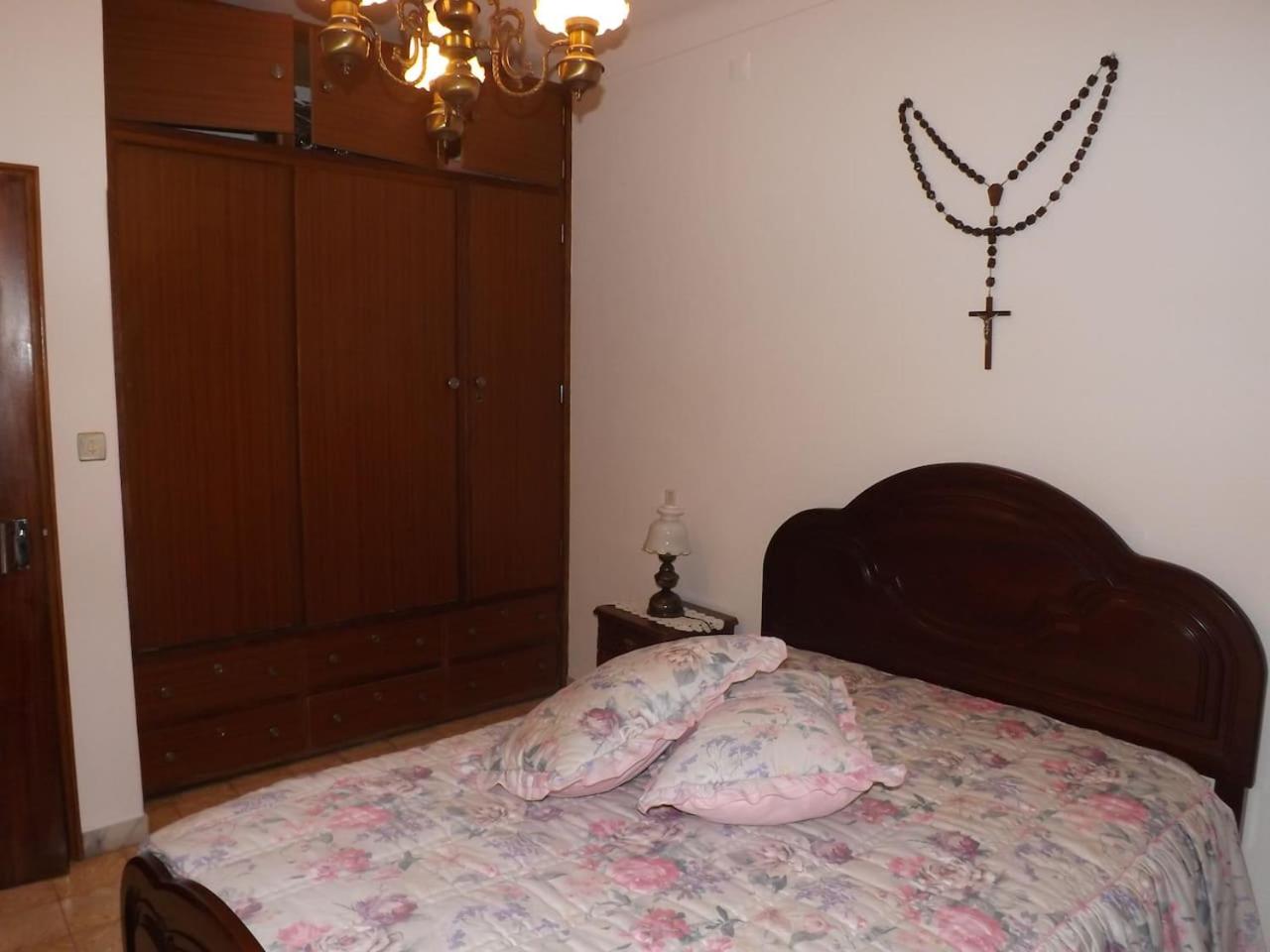 Two-Bedroom House - Photo 13