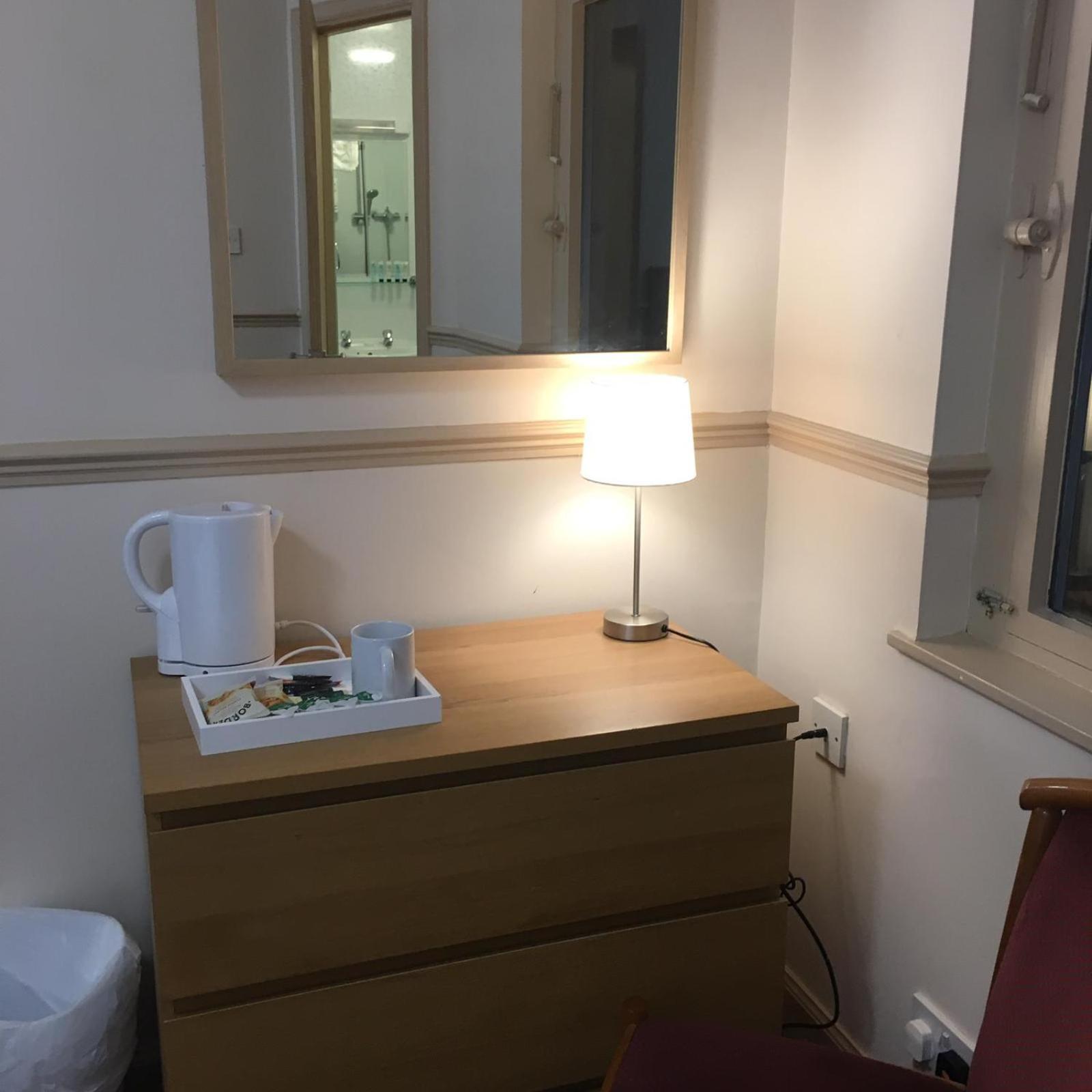 Double Room with Private Bathroom - Photo 4
