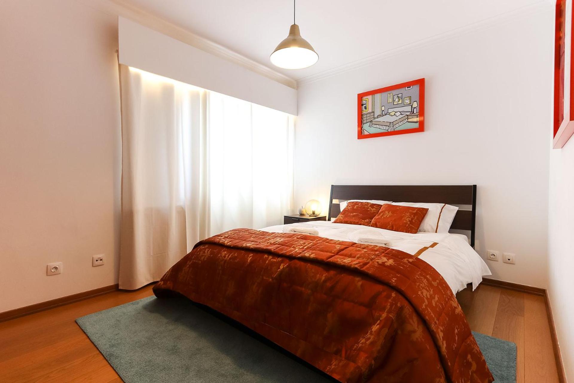 Apartment with Terrace - Photo 14