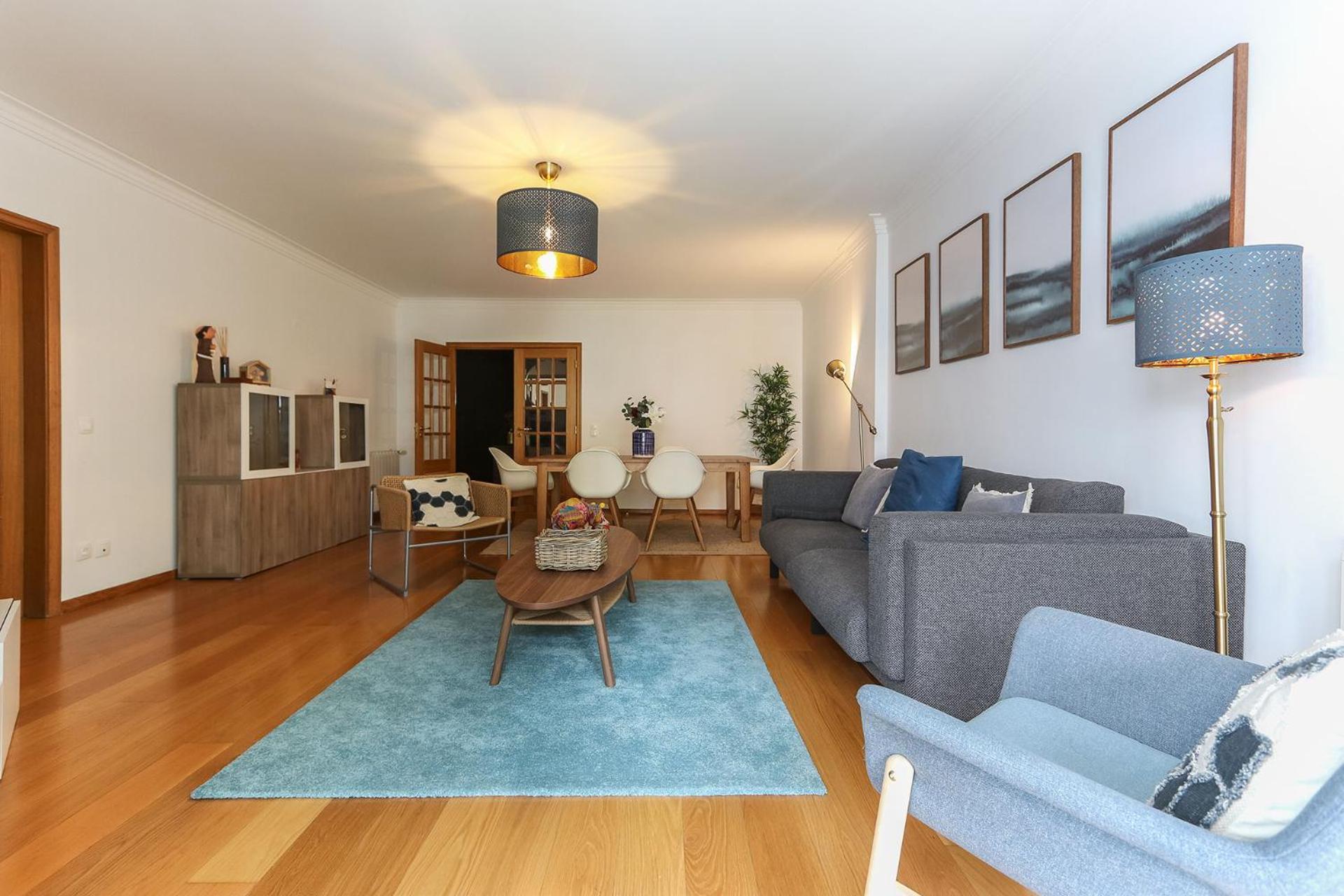 Apartment with Terrace - Photo 17