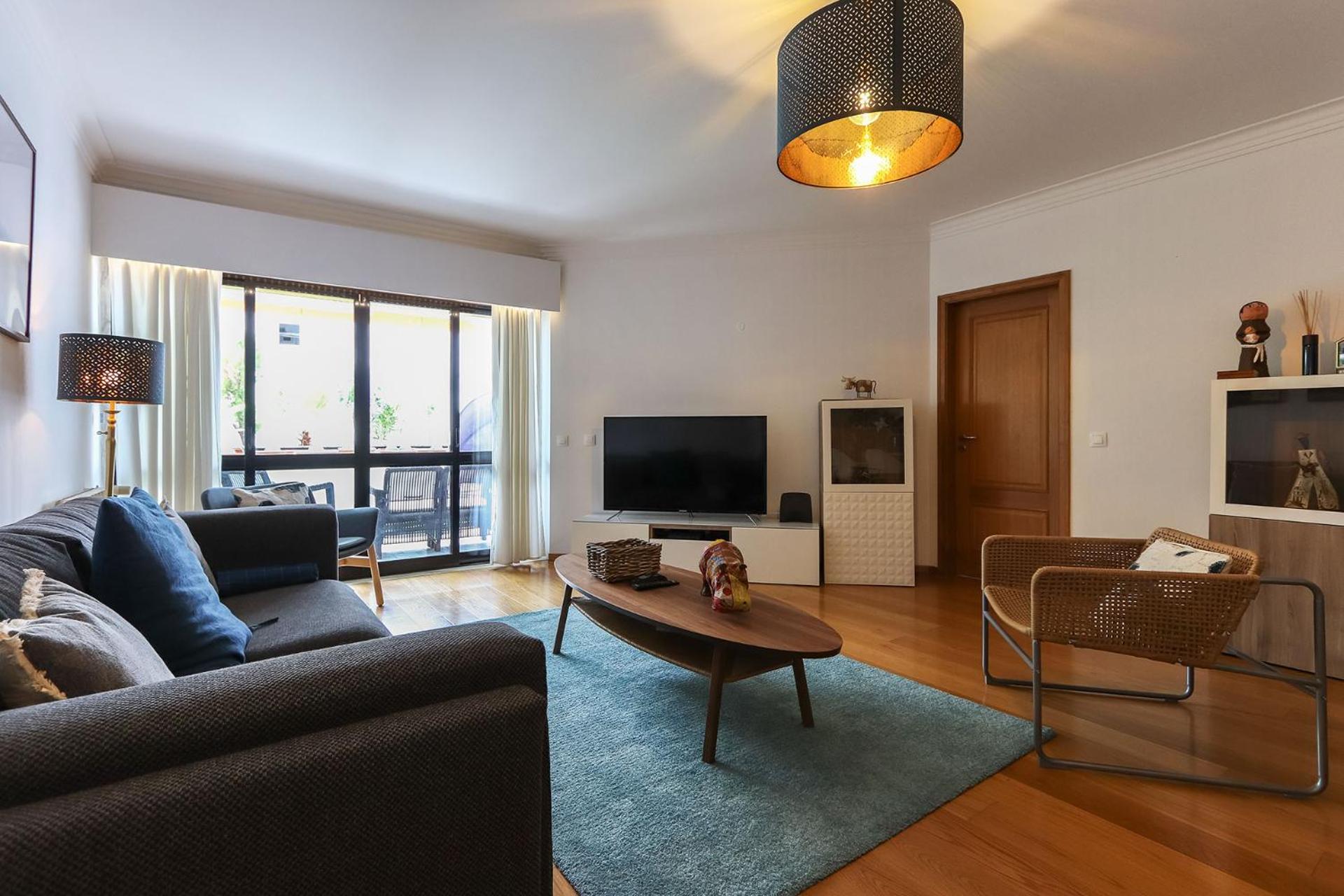 Apartment with Terrace - Photo 19