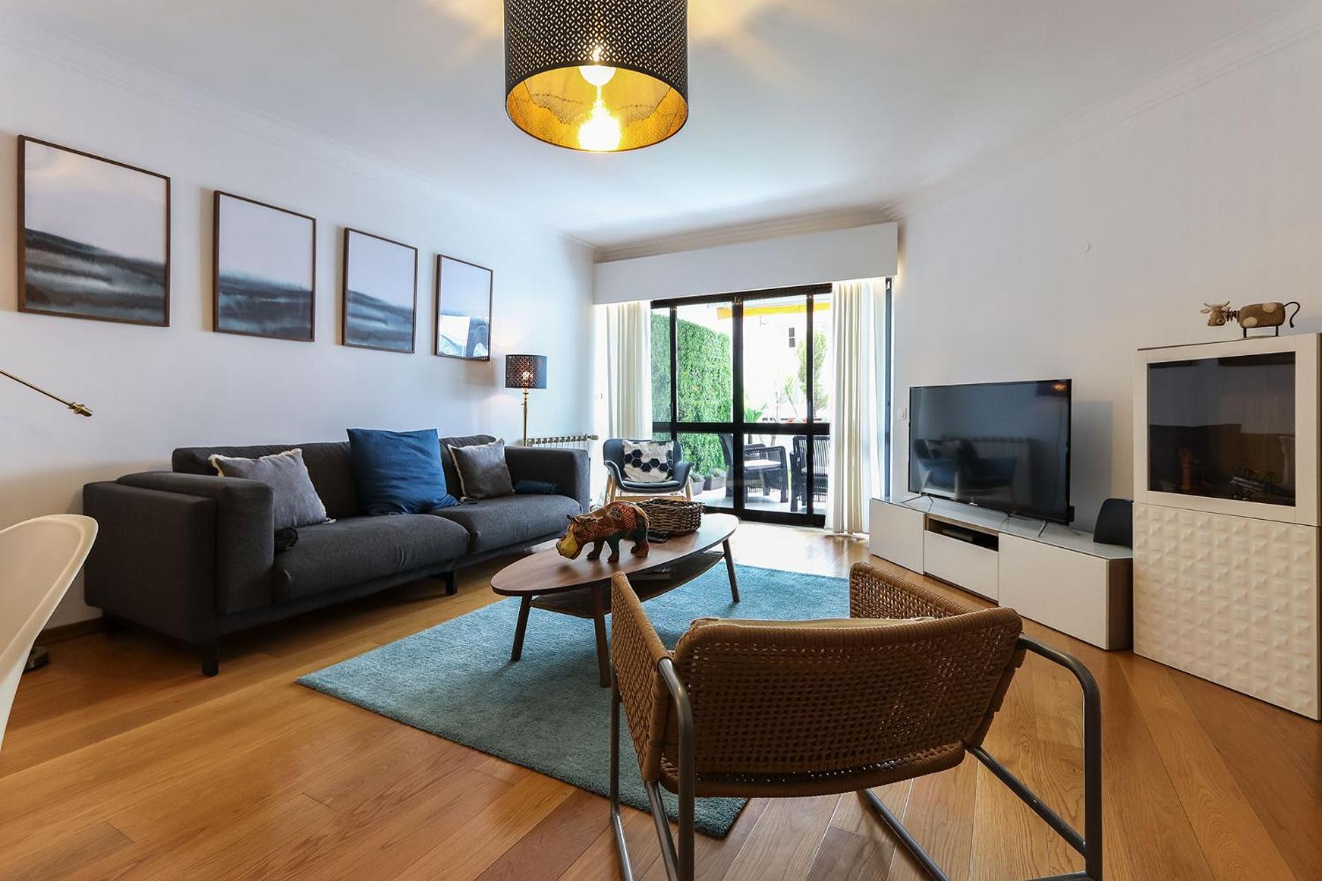 Apartment with Terrace - Photo 20