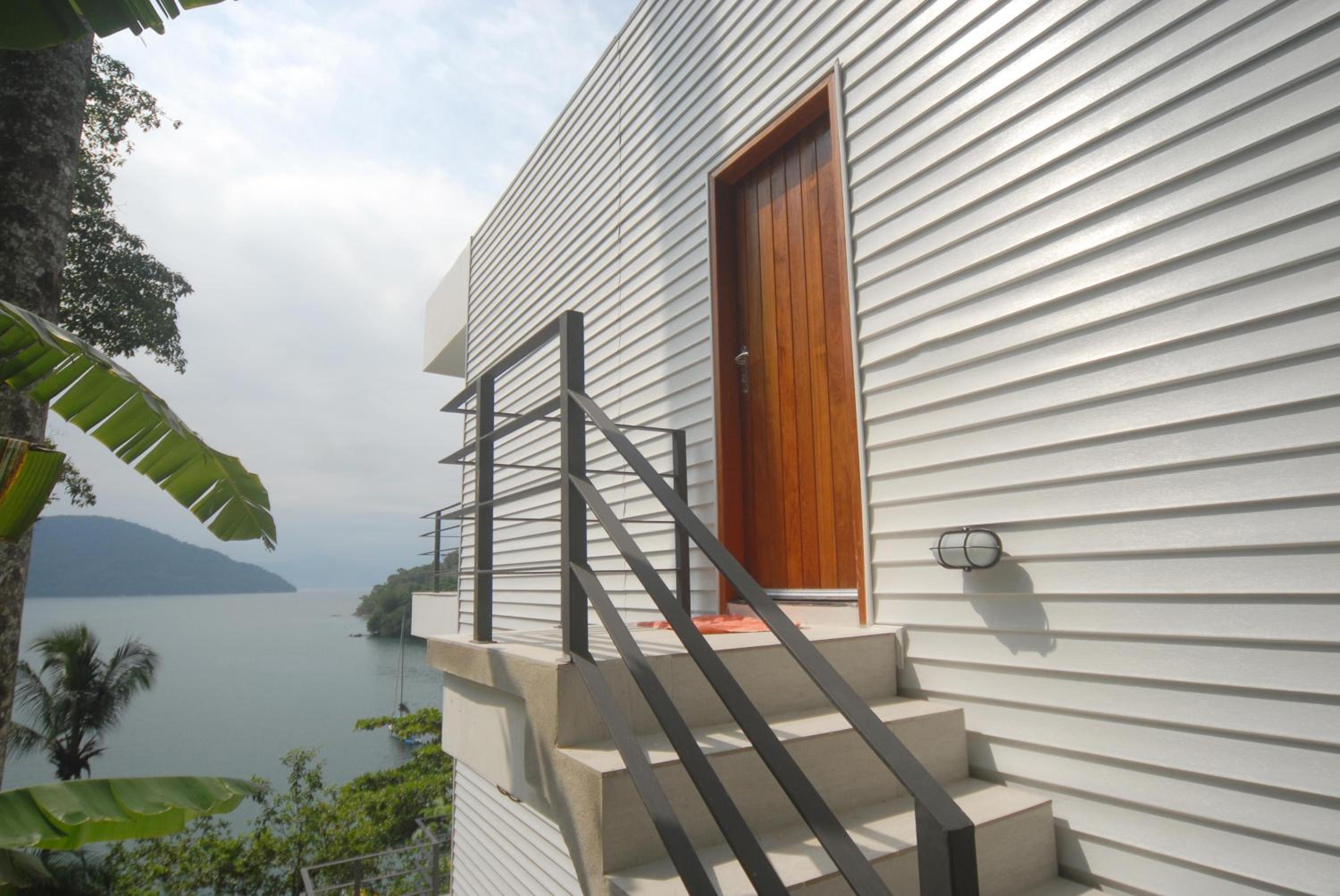 Deluxe Suite with Sea View - Photo 14