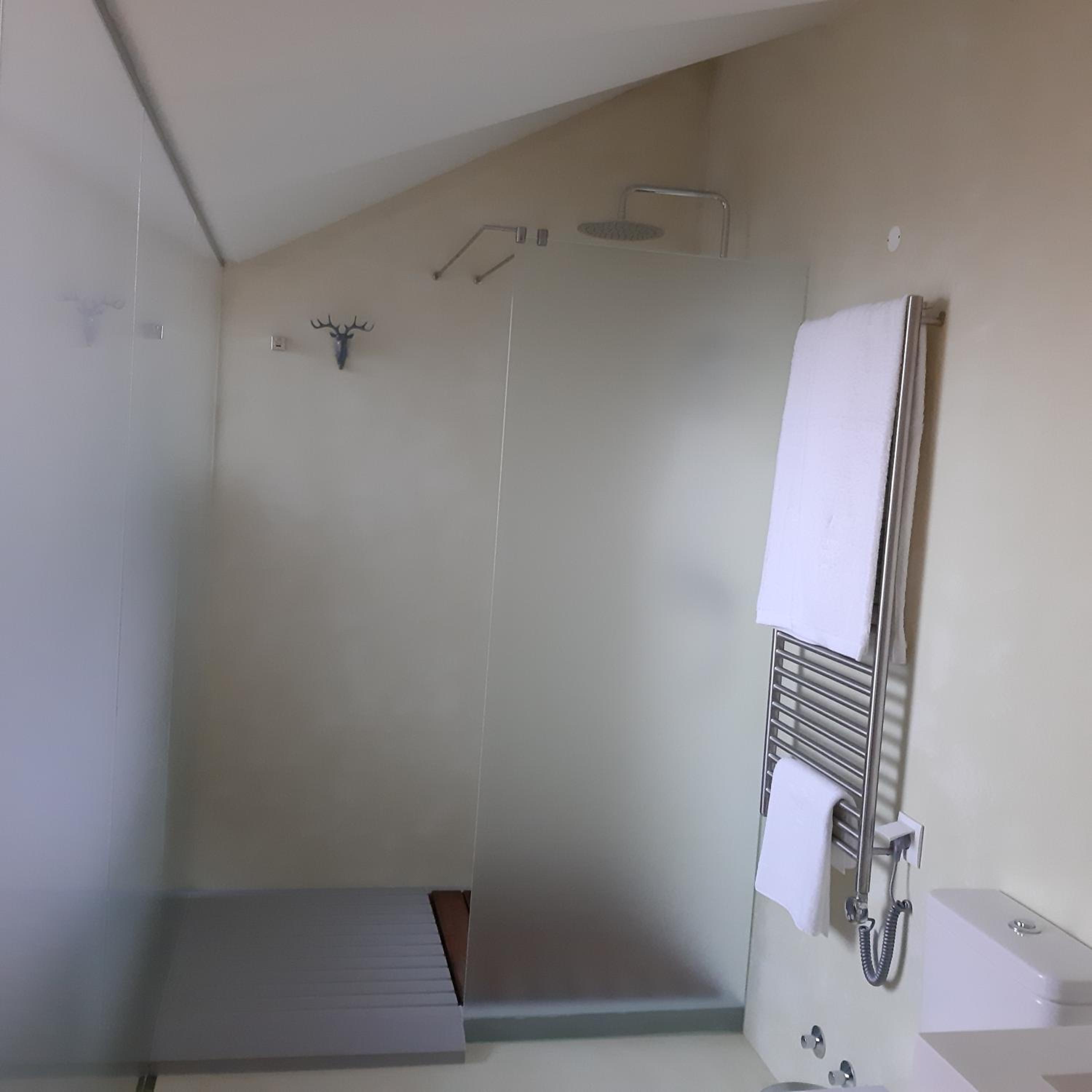 Twin Room with Private Bathroom photo 2