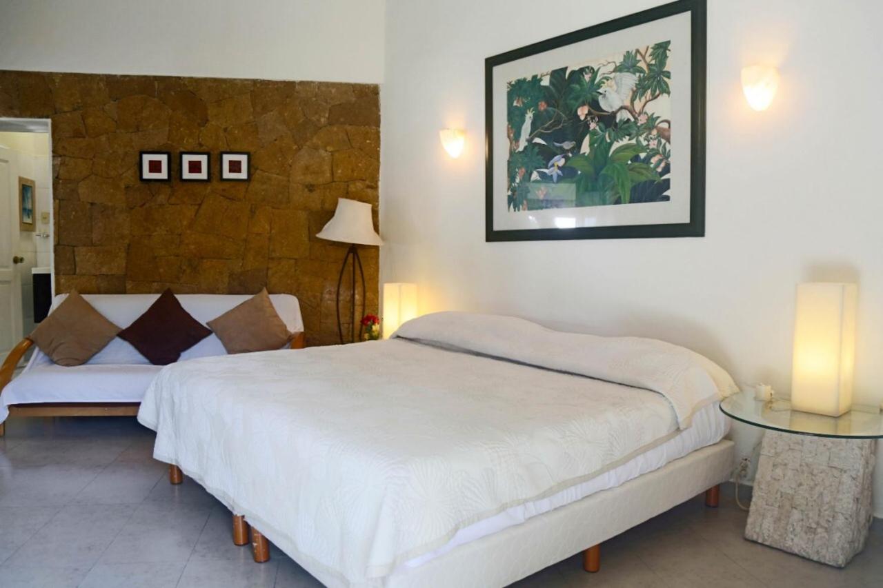 Double Room with Balcony - Photo 2