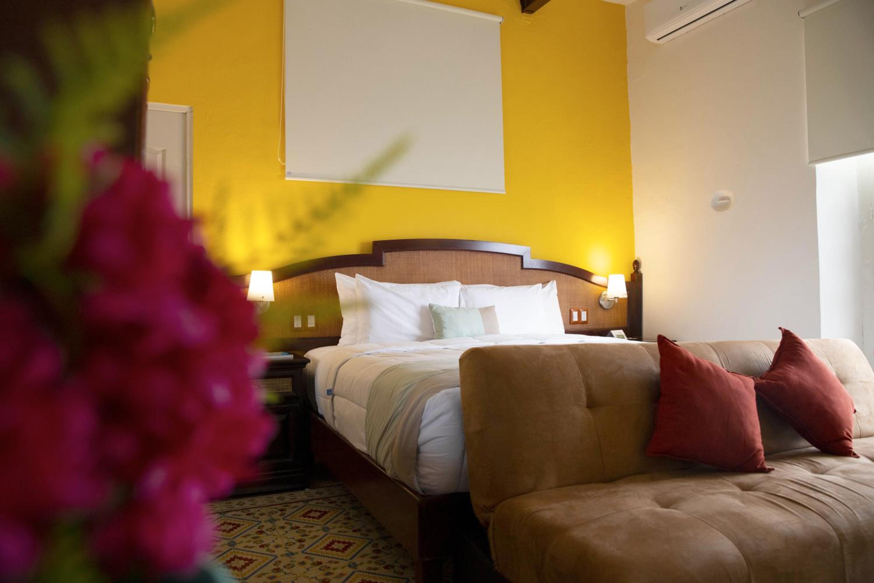 Deluxe King Room photo 1