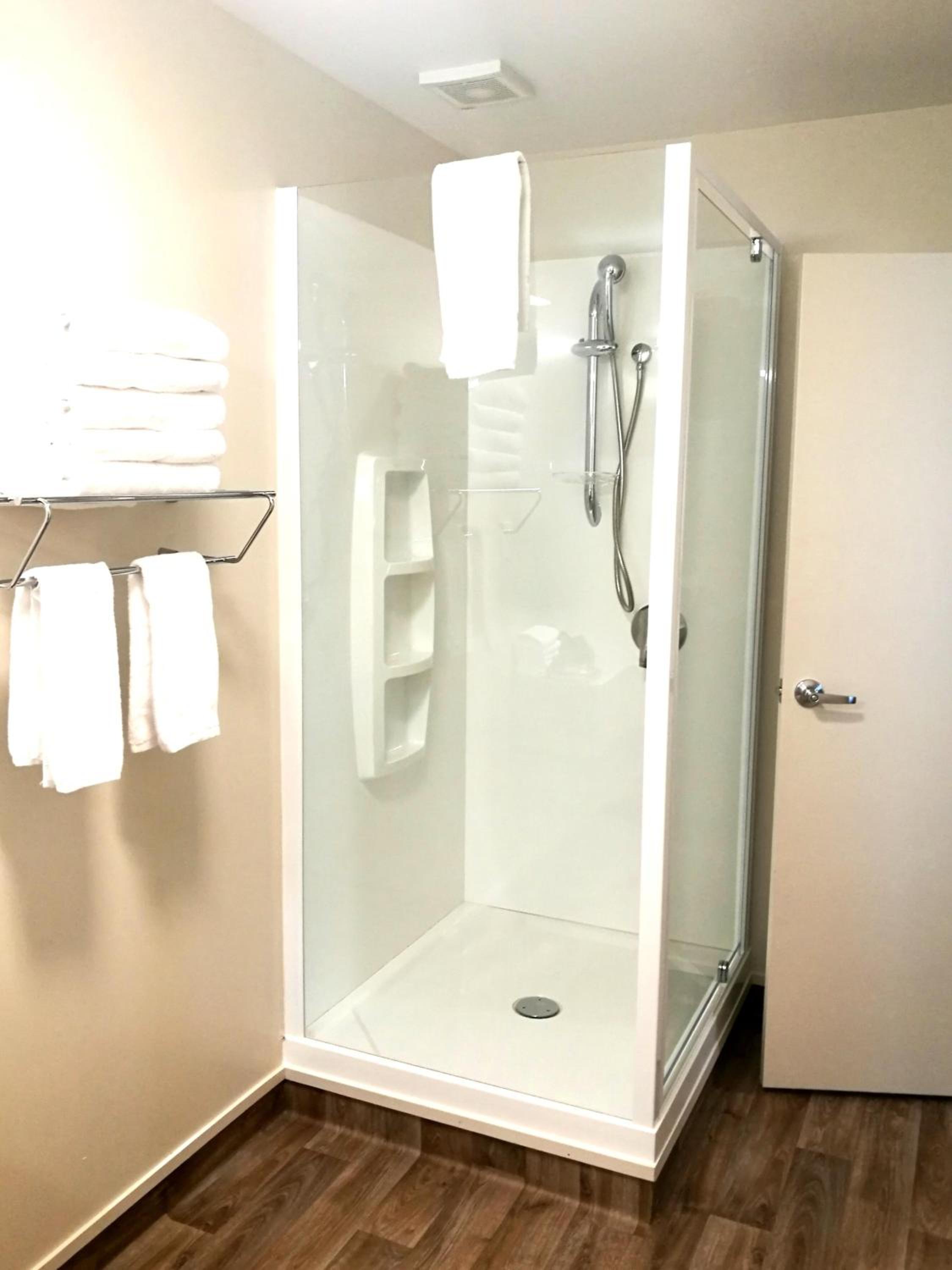 Two-Bedroom Suite - Photo 5