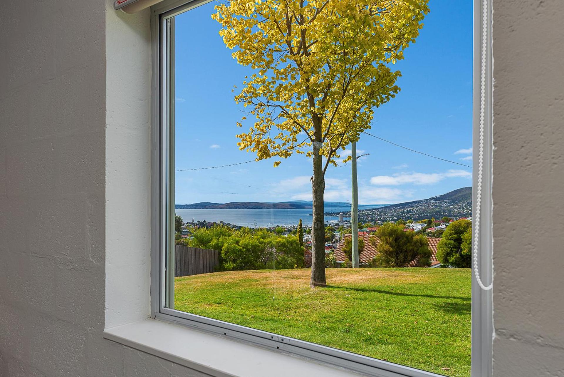 Two-Bedroom Superior Harbor View Apartment - Photo 11