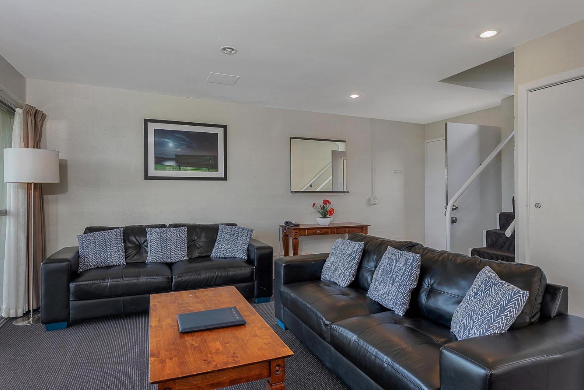 Two-Bedroom Superior Harbor View Apartment - Photo 17