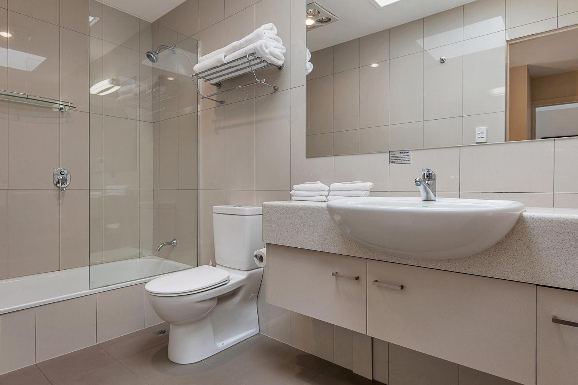Three-Bedroom Standard Apartment - Photo 2