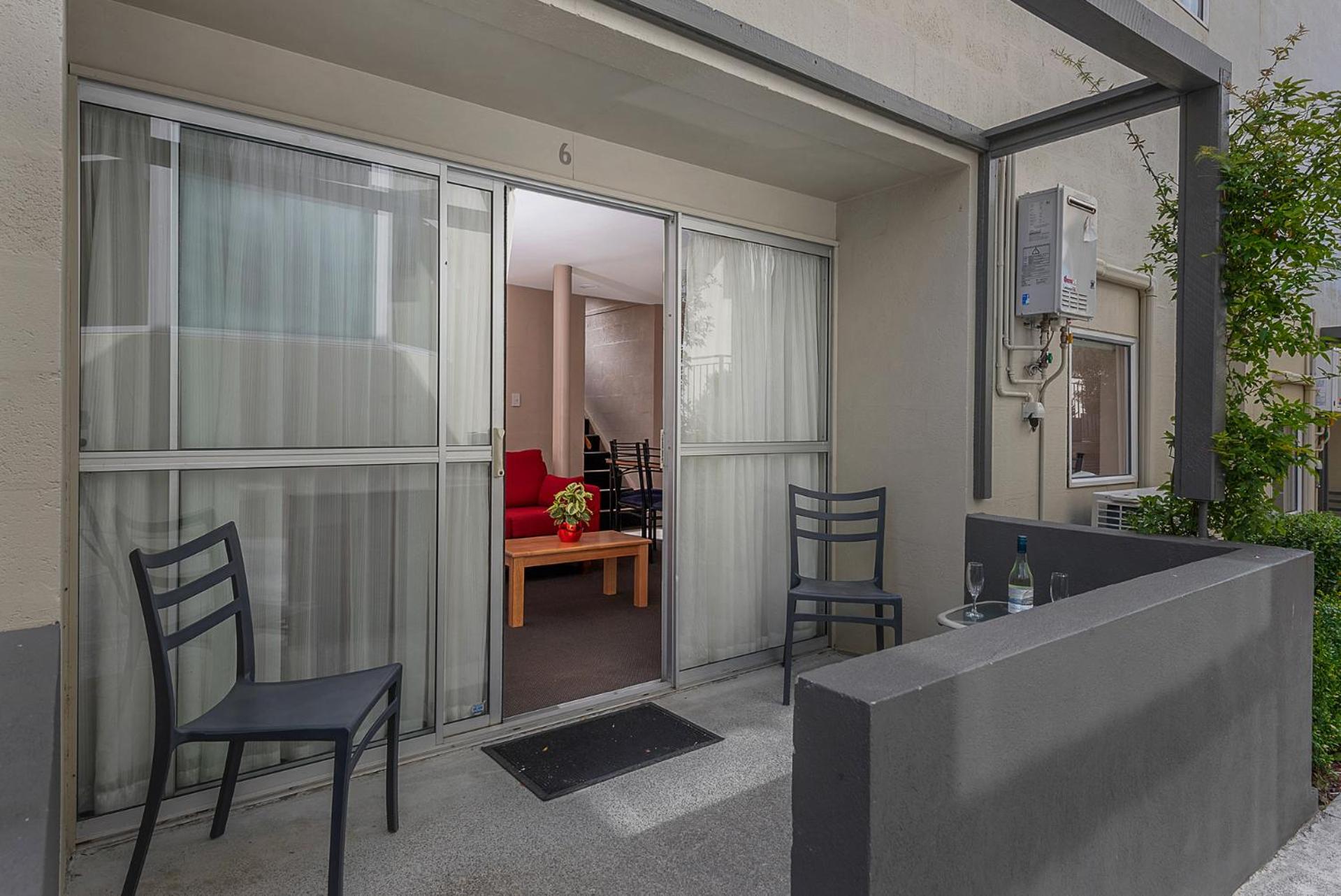 Three-Bedroom Standard Apartment - Photo 6