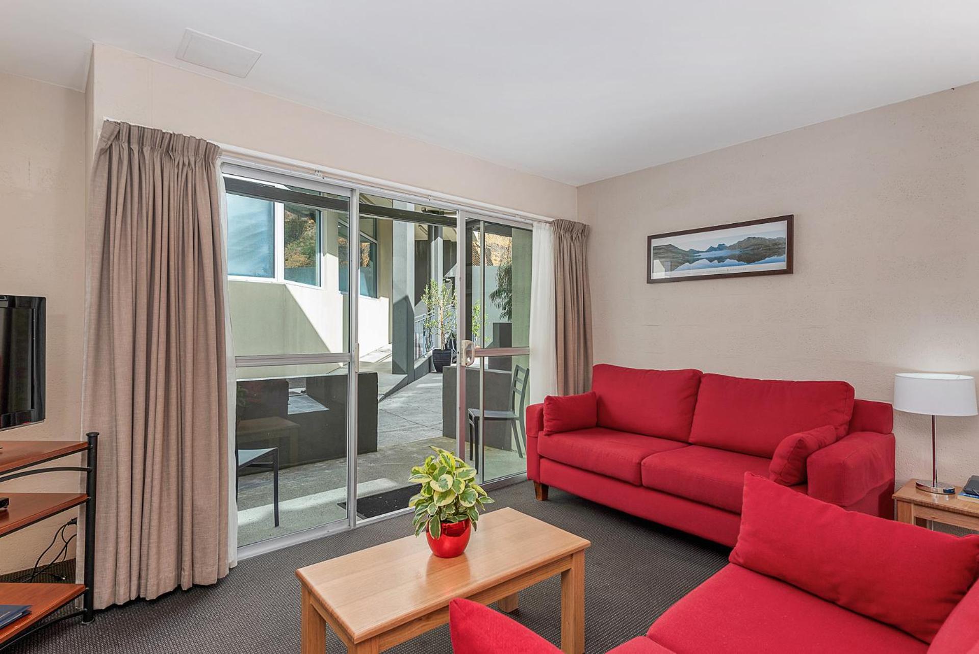 Three-Bedroom Standard Apartment - Photo 10