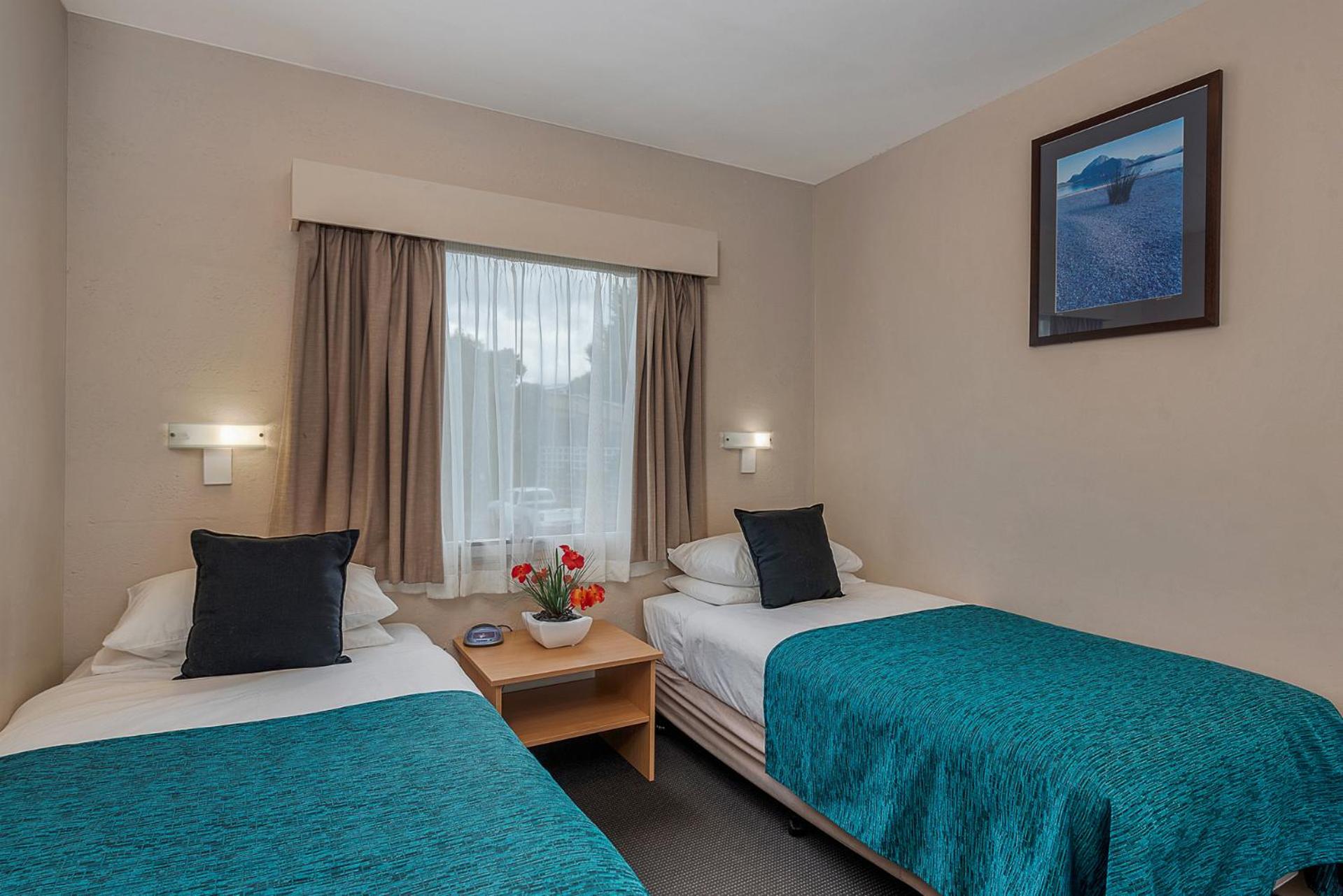 Two-Bedroom Apartment with Harbor View - Photo 5