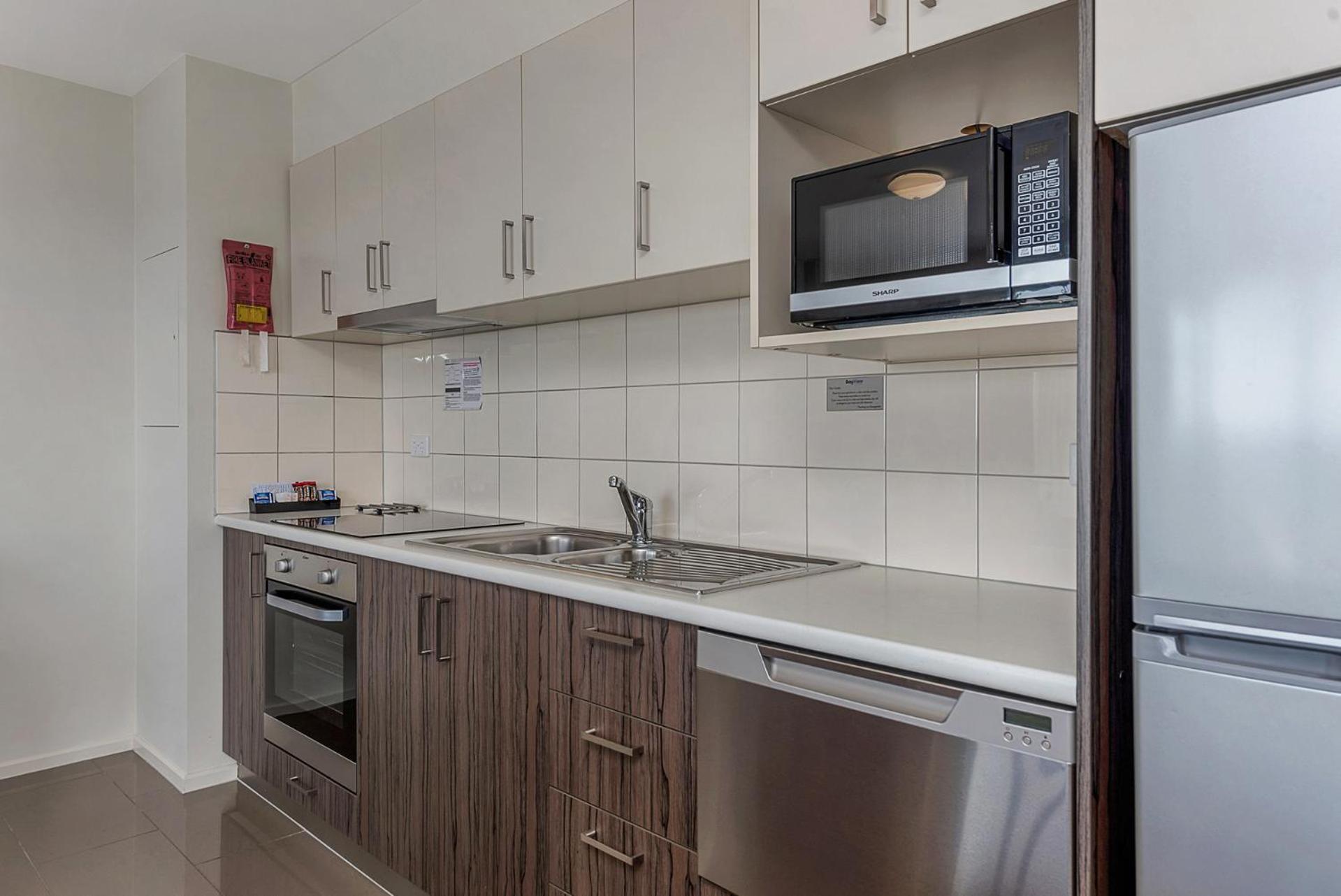 One-Bedroom Apartment with Harbor View - Photo 11