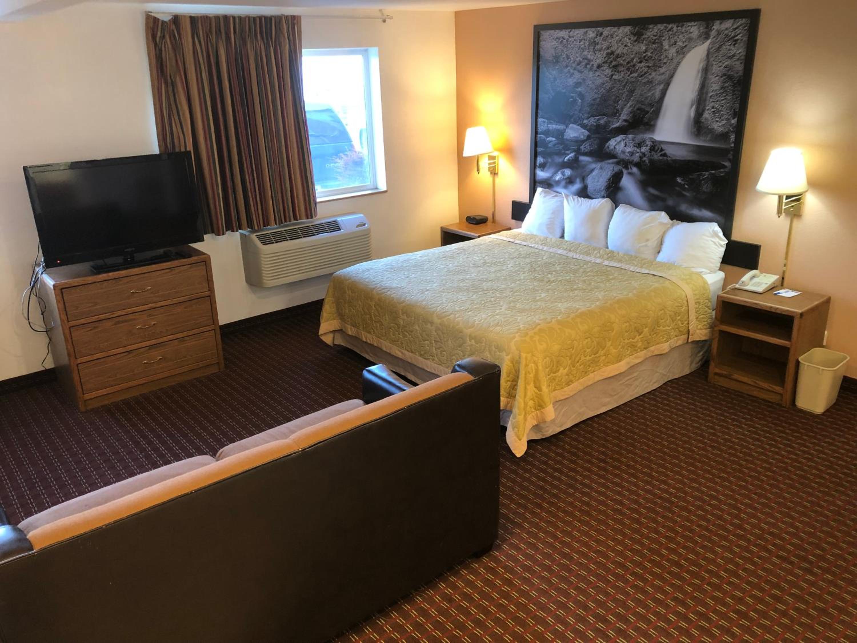 Deluxe King Studio Suite - Non-Smoking - Photo 1