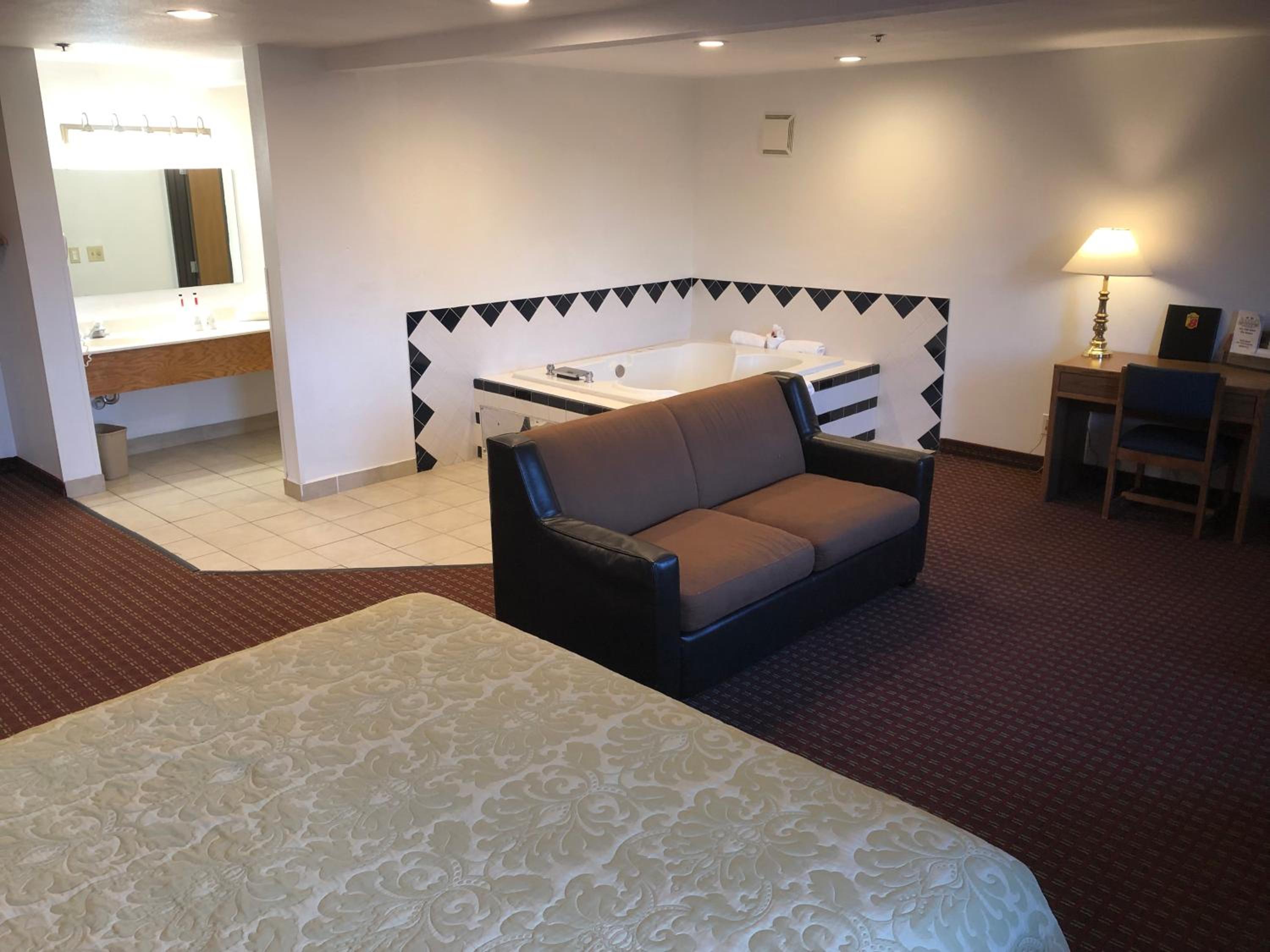 Deluxe King Studio Suite - Non-Smoking - Photo 3
