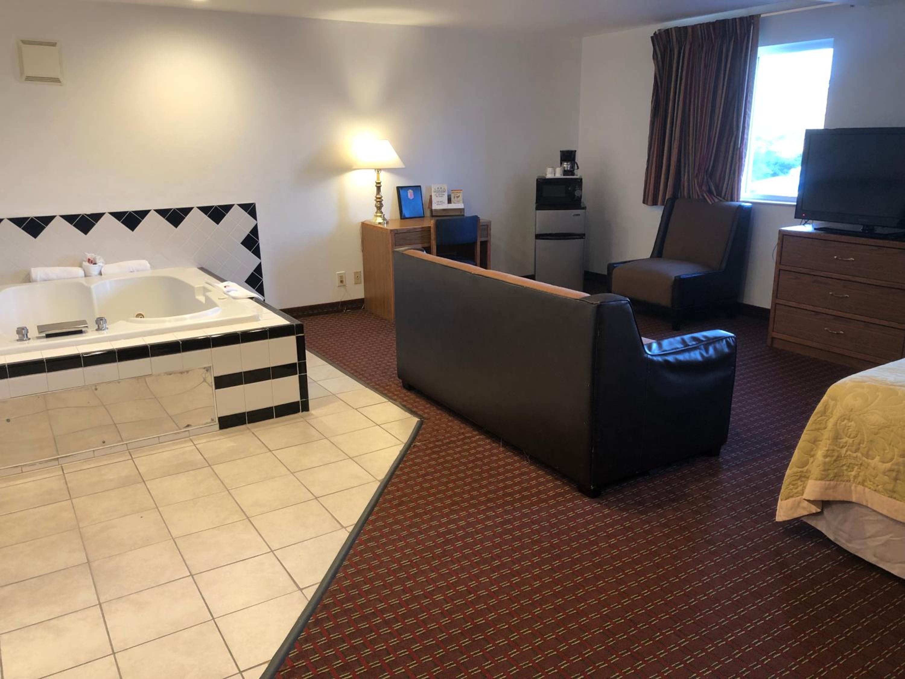 Deluxe King Studio Suite - Non-Smoking - Photo 2