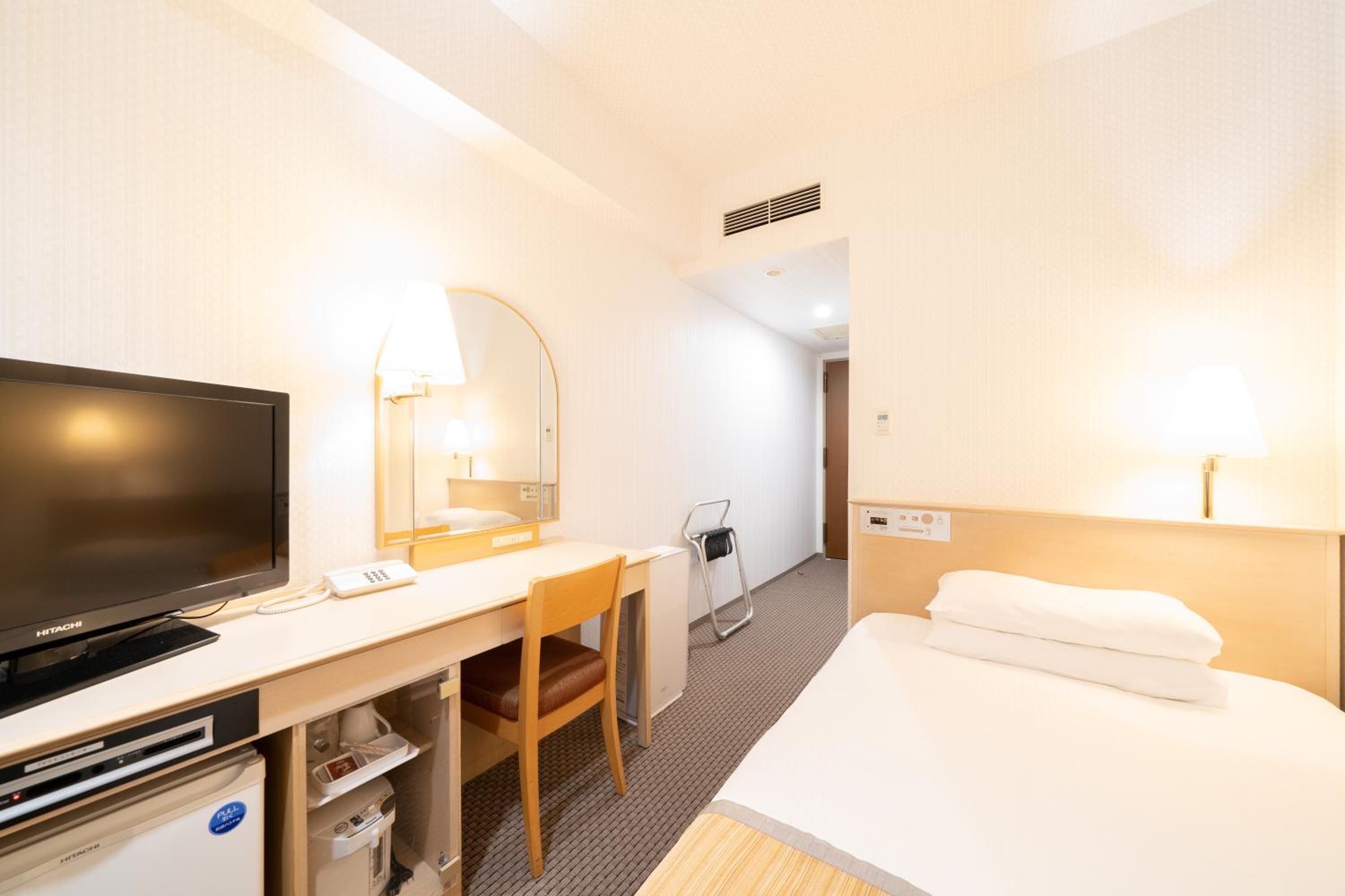 Single Room - Non-Smoking photo 2