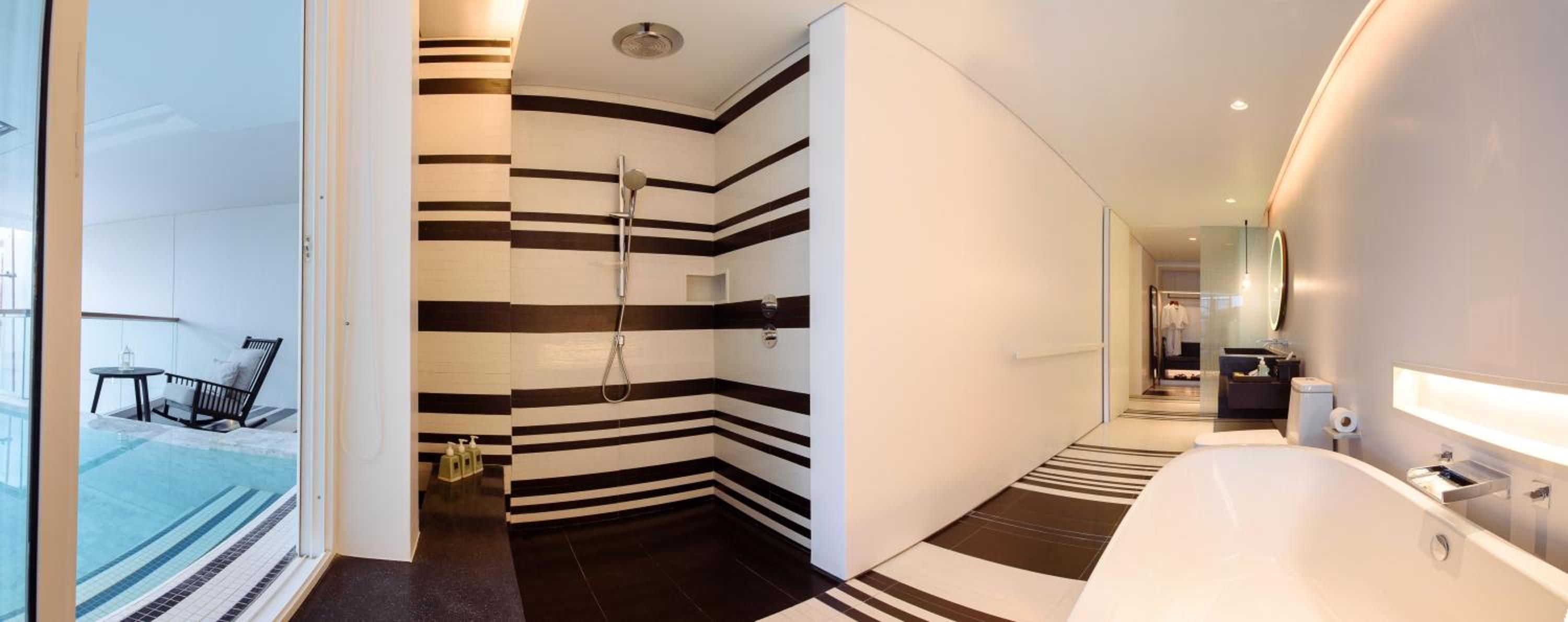 Pool Suite - Photo 5