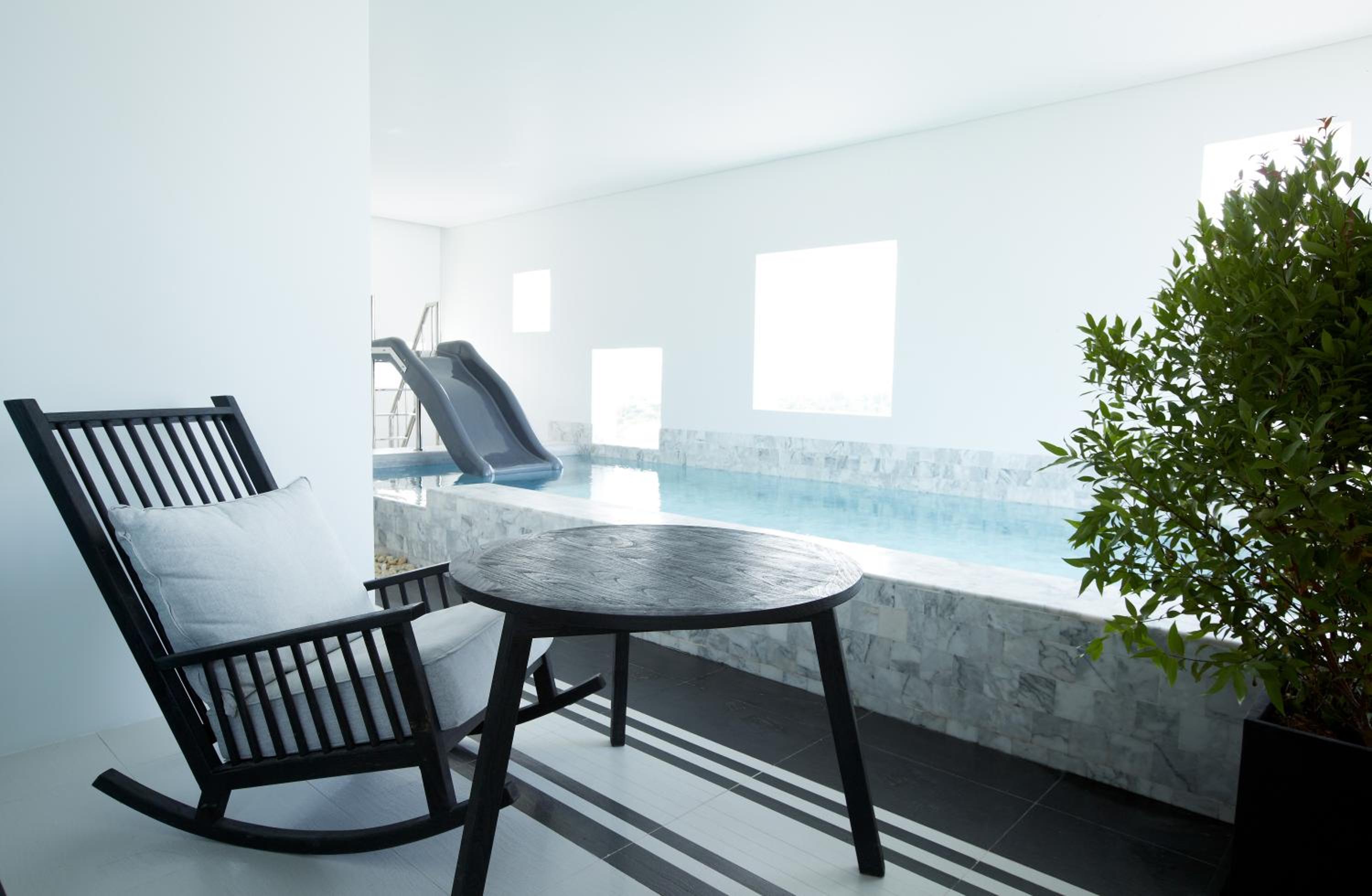 Slider Pool Suite - Photo 5