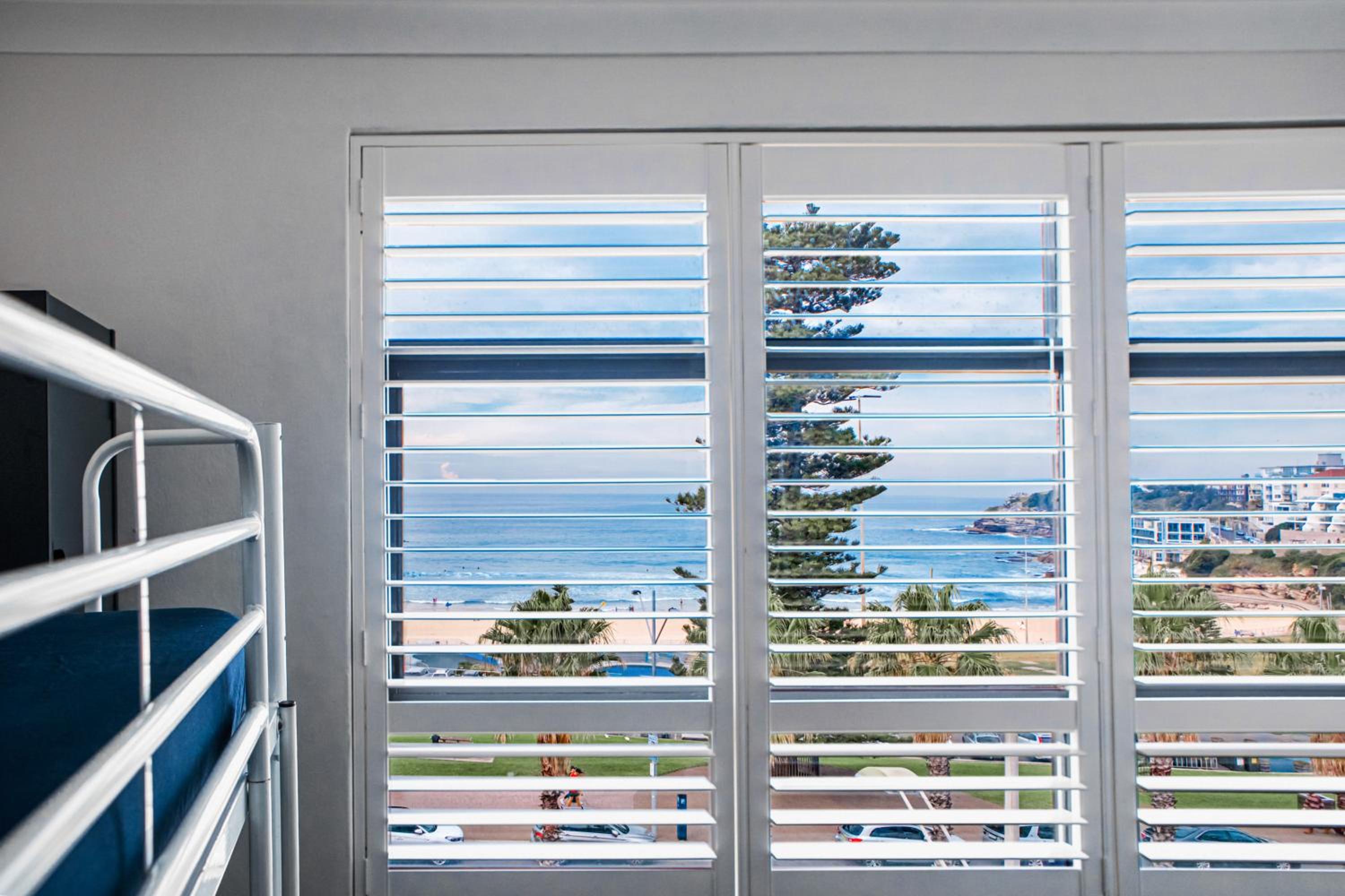 Bed in 8-Bed Mixed Dormitory Room with Beach View and Shared Bathroom photo 2