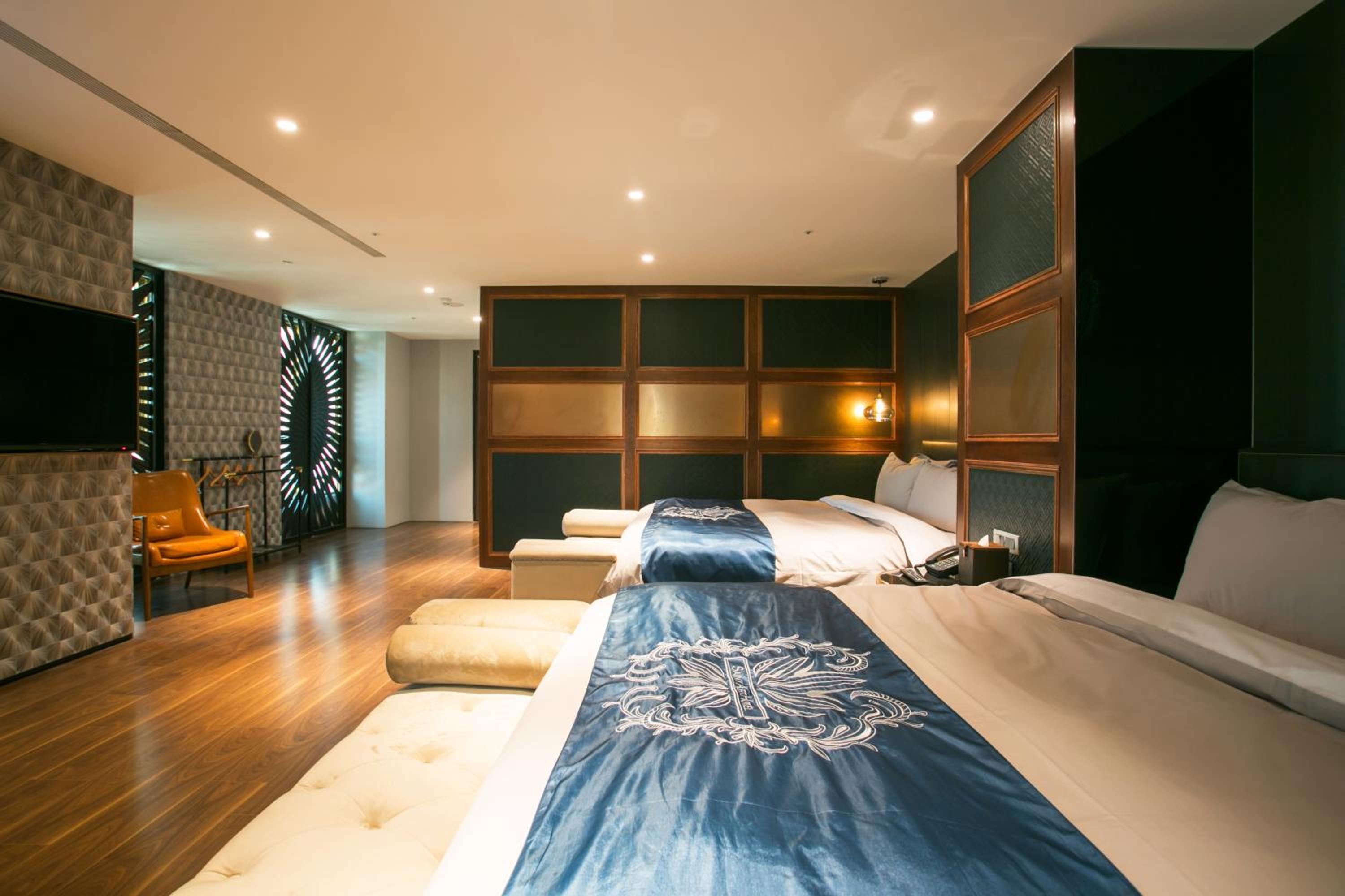 Superior Quadruple Room photo 3