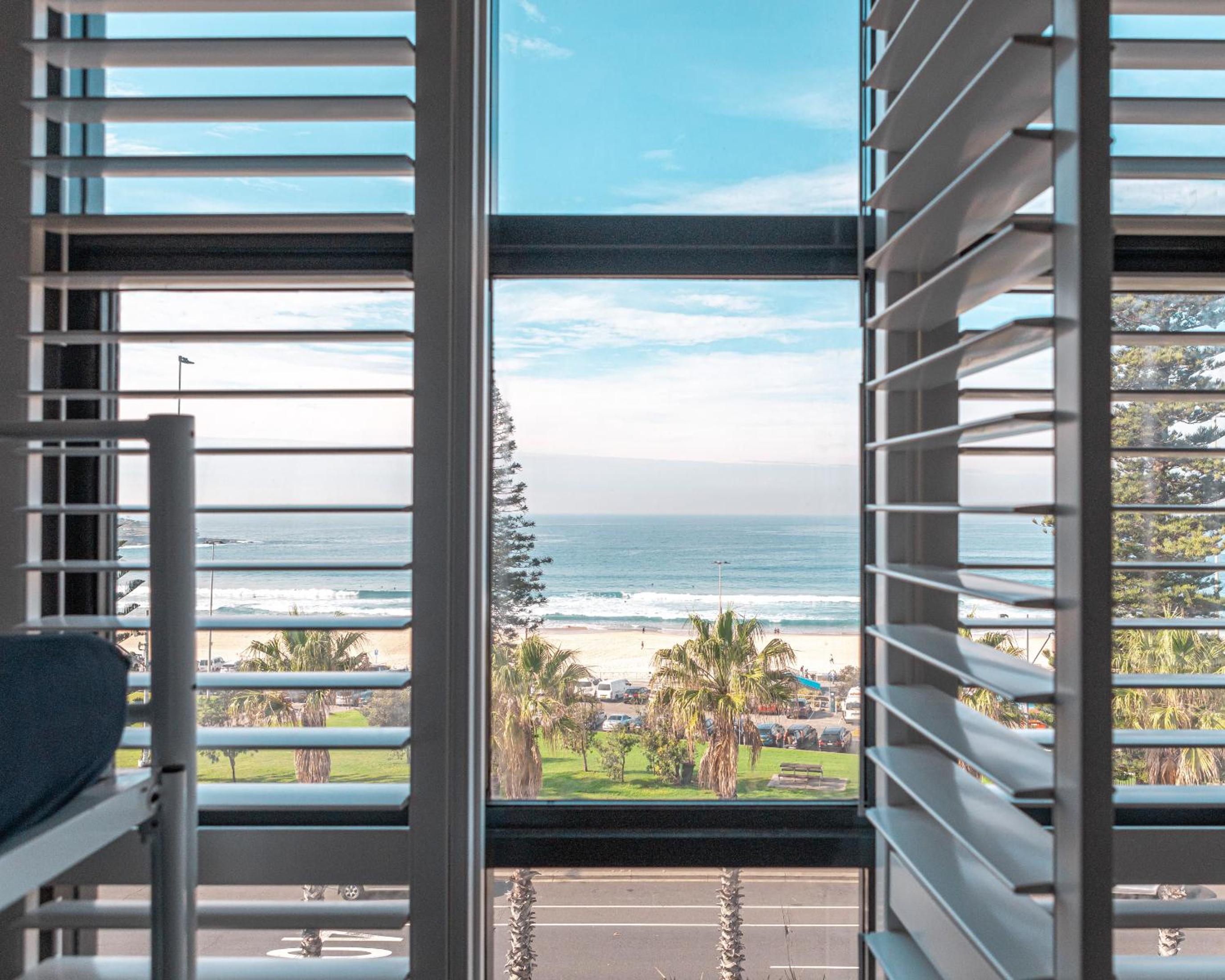 Bed in 4-Bed Mixed Dormitory Room with Beach View and Shared Bathroom photo 3