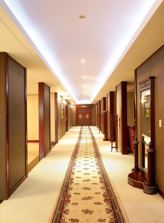 Superior King Suite