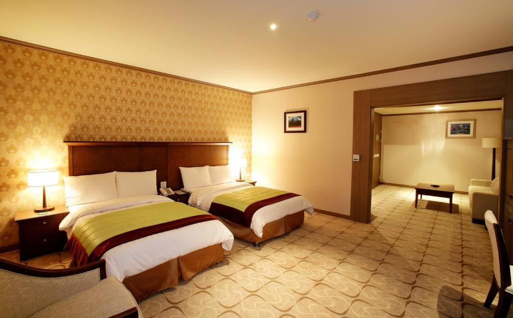 Deluxe Suite