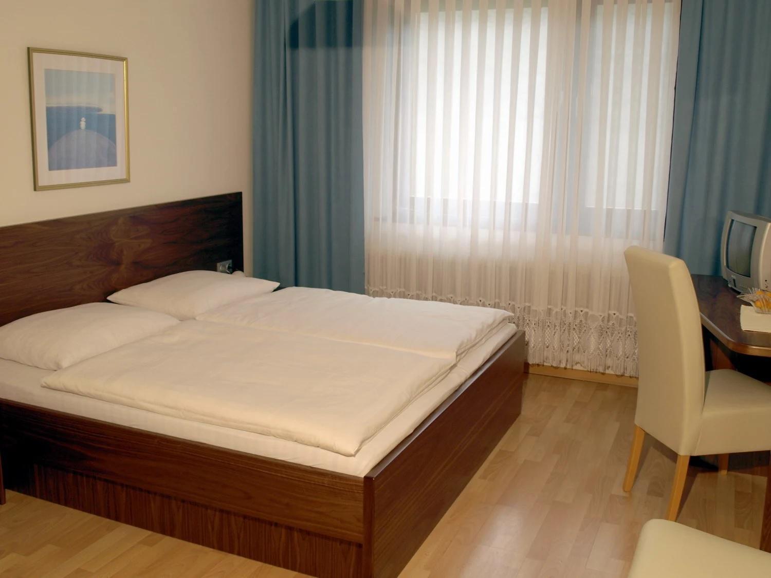 Double Room with Private Bathroom photo 1