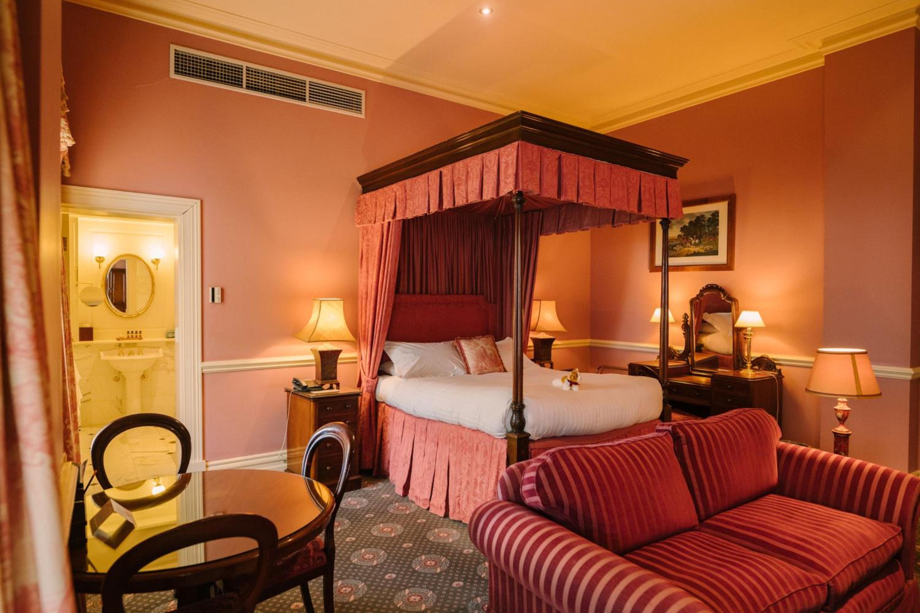 Stable Suite - Photo 4